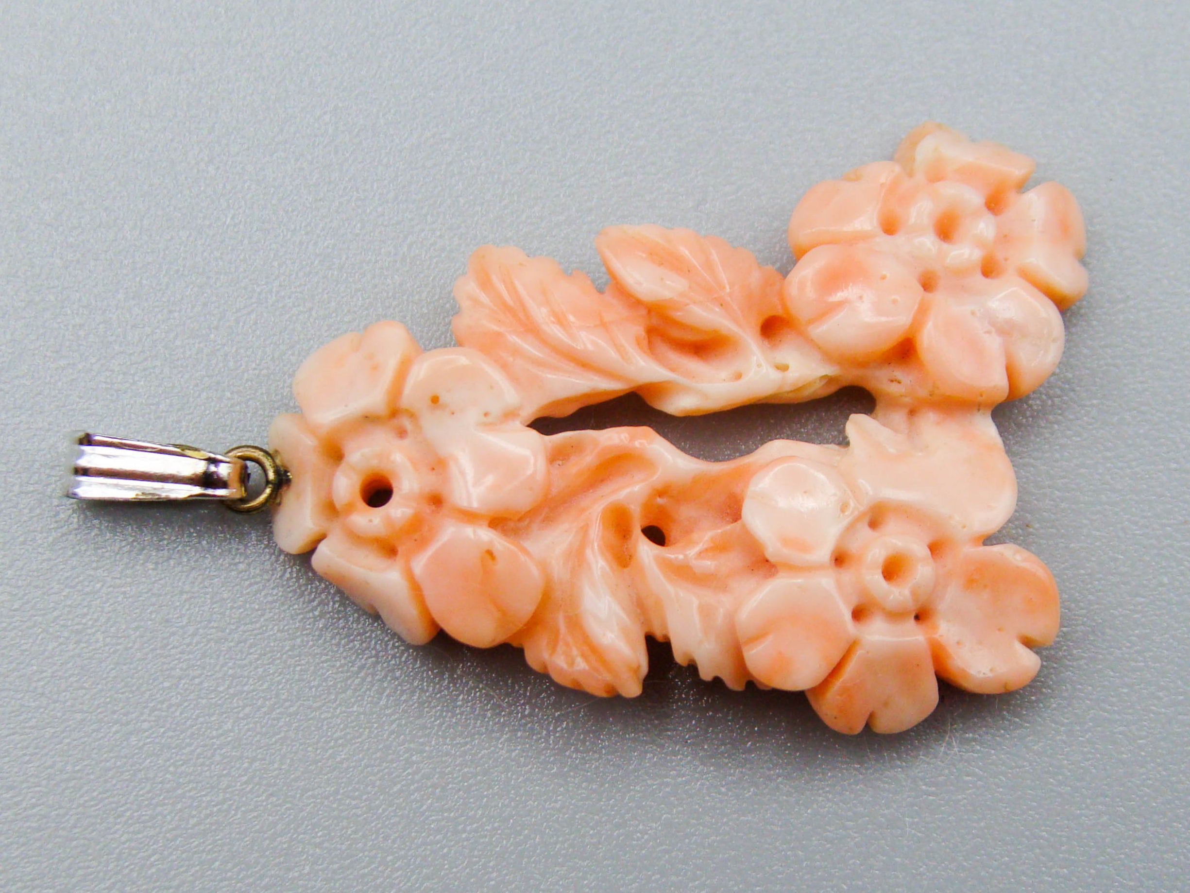 antique coral, natural coral, undyed coral, Salmon coral, Italian coral, pacific coral, Sardinian Coral, sea coral, Mediterranean coral, Mediterranean Pendant, Mediterranean salmon, coral Pendant, Asien coral, handcarved coral