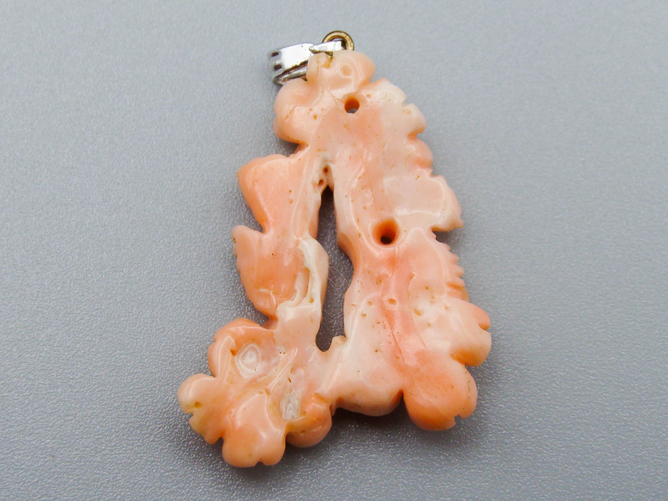 antique coral, natural coral, undyed coral, Salmon coral, Italian coral, pacific coral, Sardinian Coral, sea coral, Mediterranean coral, Mediterranean Pendant, Mediterranean salmon, coral Pendant, Asien coral, handcarved coral