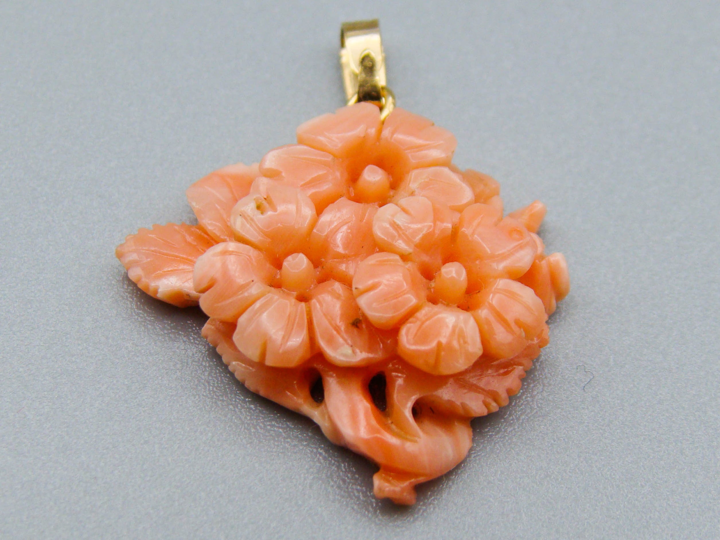 antique coral, natural coral, undyed coral, Salmon coral, Italian coral, pacific coral, Sardinian Coral, sea coral, Mediterranean coral, Mediterranean Pendant, Mediterranean salmon, coral Pendant, Asien coral, handcarved coral