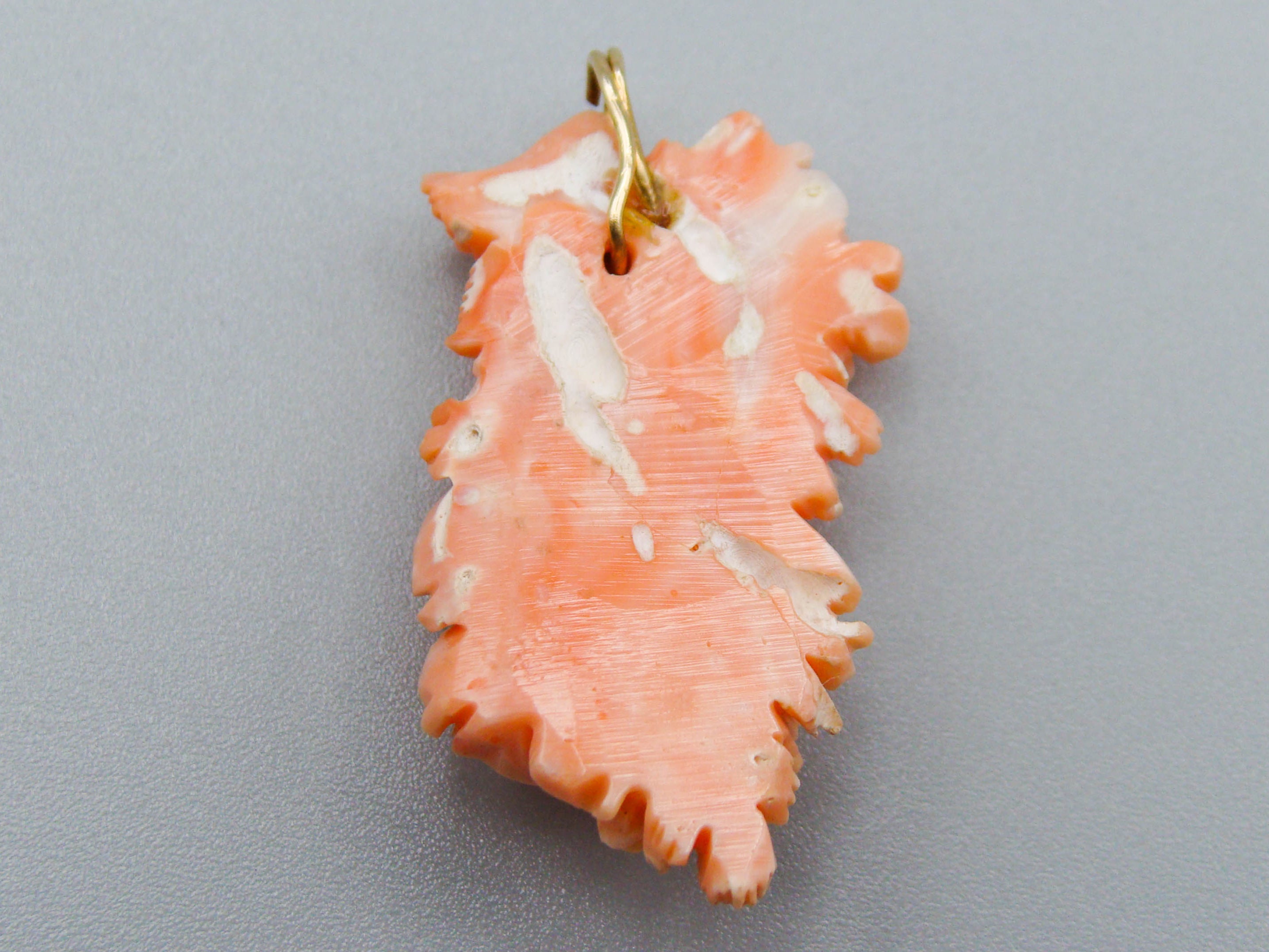 antique coral, natural coral, undyed coral, Salmon coral, Italian coral, pacific coral, Sardinian Coral, sea coral, Mediterranean coral, Mediterranean Cameo, Mediterranean Salmon, coral Pendant, Asien coral, Asien Pendant, handcarved coral, salmon coral, 10 Karat Gold