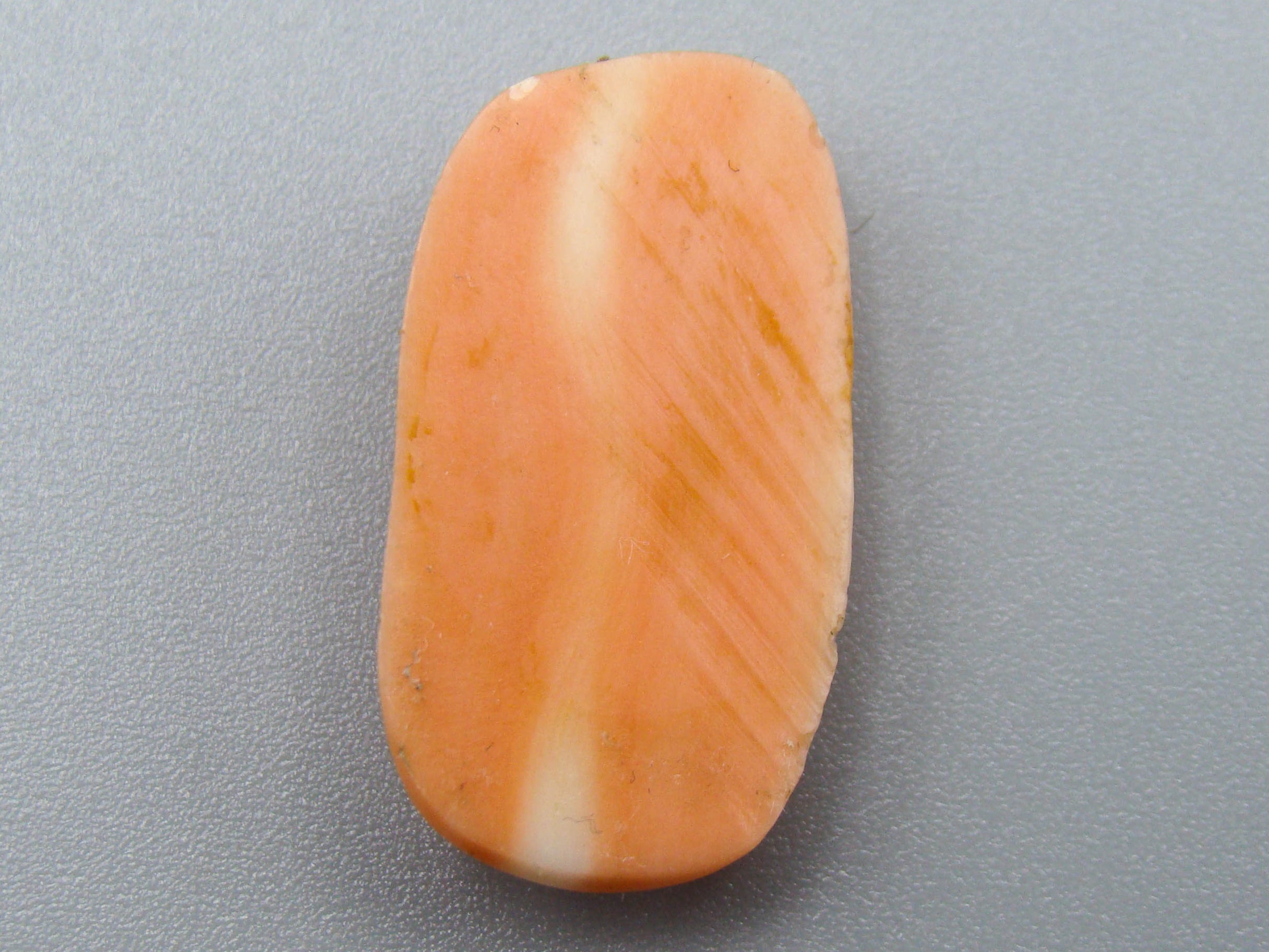 antique coral, natural coral, undyed coral, momo Salmon coral, Italian coral, pacific coral, Sardinian Coral, sea coral, Mediterranean coral, Mediterranean Cameo, Mediterranean Momo Salmon, coral Cameo, Asien coral, Asien Cameo, handcarved coral, momo coral