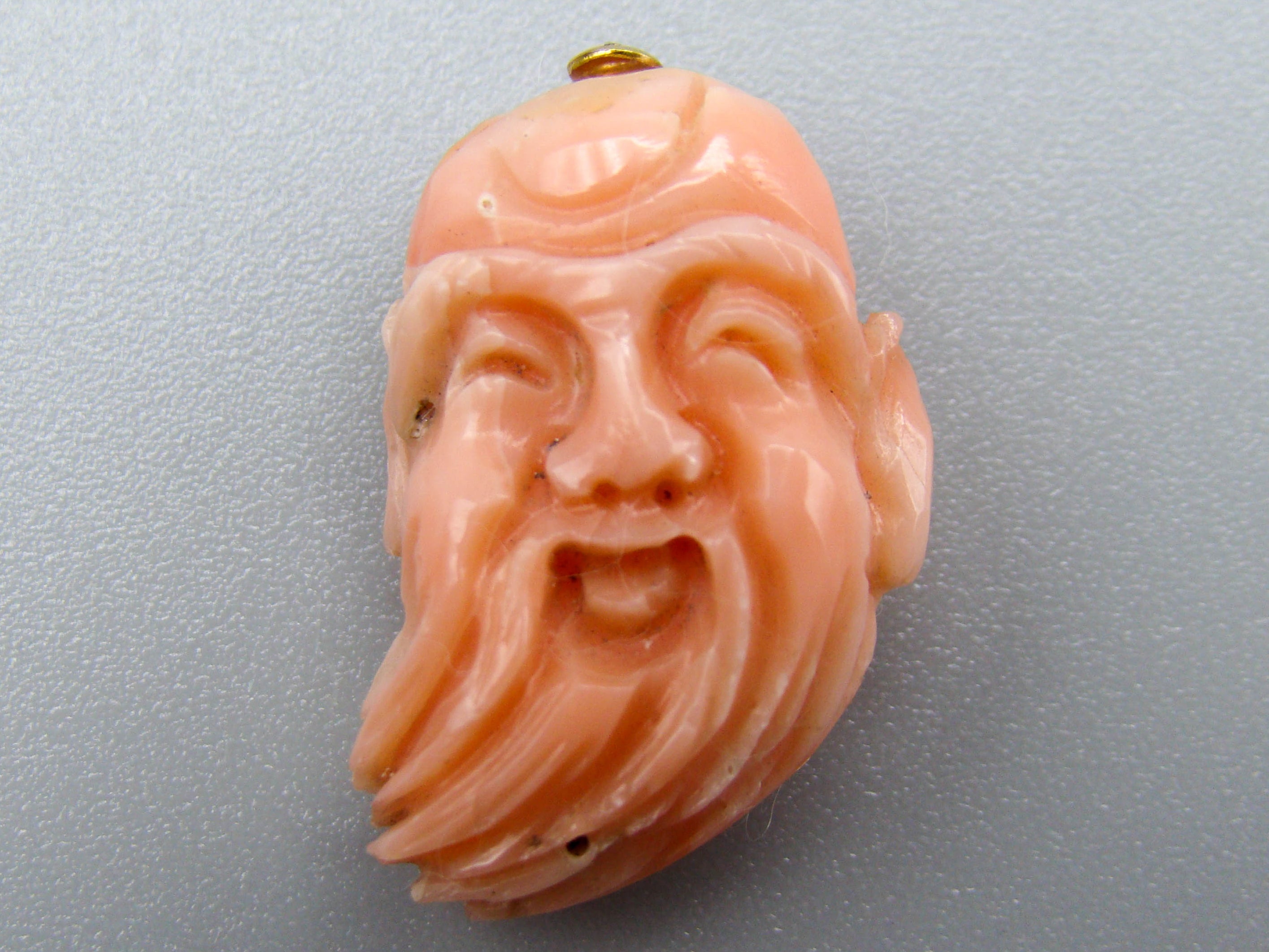 antique coral, natural coral, undyed coral, momo salmon coral, Italian coral, pacific coral, Sardinian Coral, sea coral, Mediterranean coral, Mediterranean Pendant, coral Pendant, Asien coral, Asien Pendant, handcarved coral, momo salmon coral Pendant