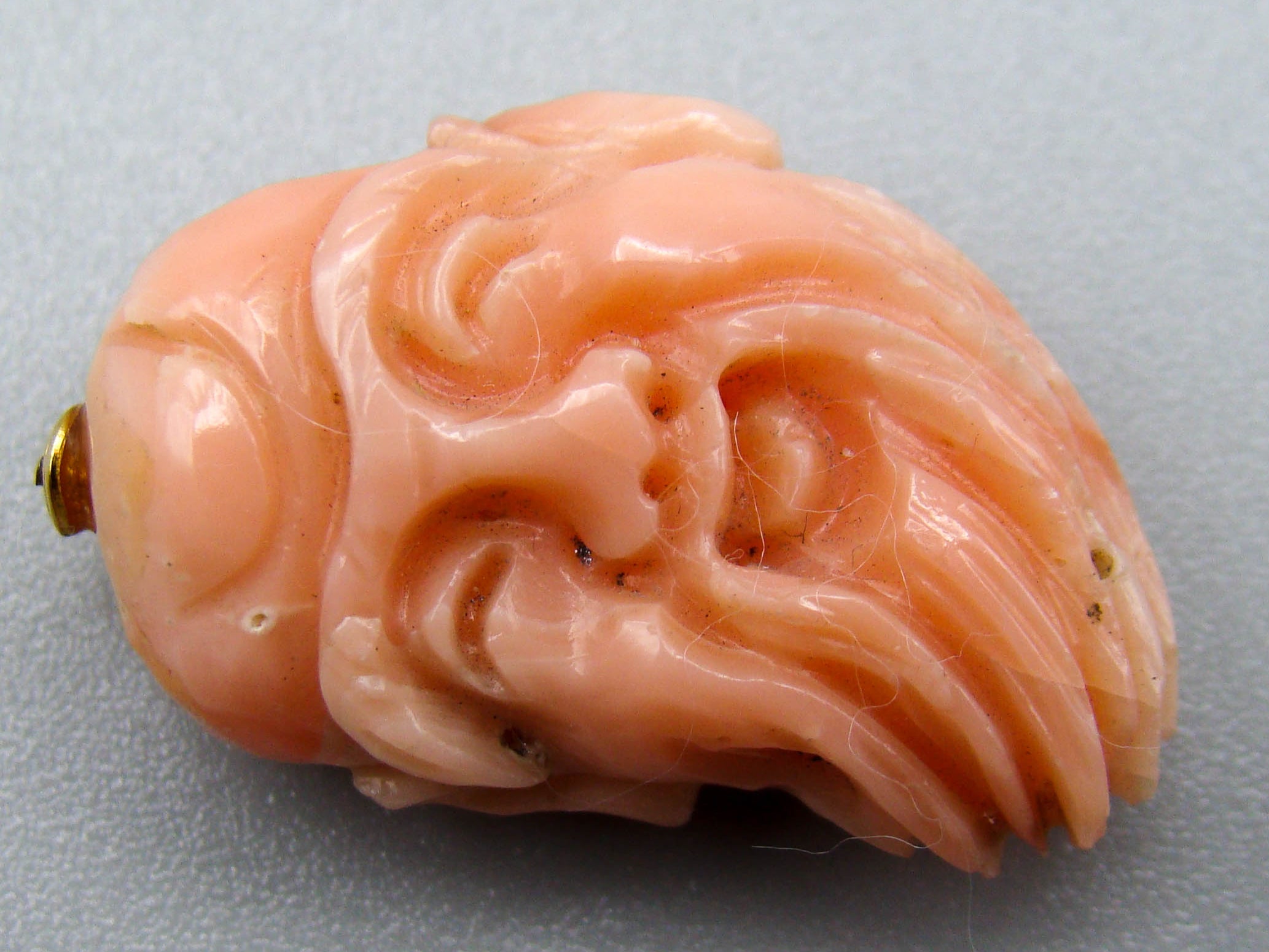 antique coral, natural coral, undyed coral, momo salmon coral, Italian coral, pacific coral, Sardinian Coral, sea coral, Mediterranean coral, Mediterranean Pendant, coral Pendant, Asien coral, Asien Pendant, handcarved coral, momo salmon coral Pendant
