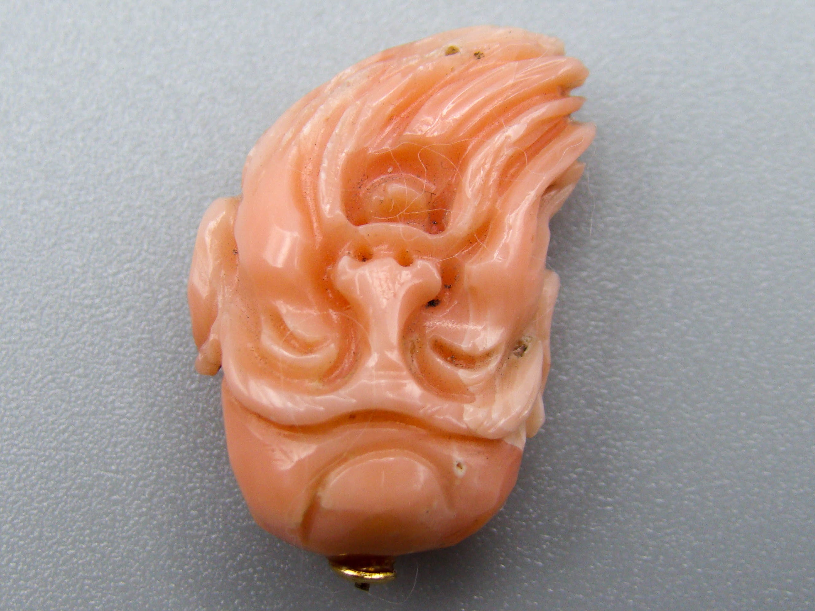 antique coral, natural coral, undyed coral, momo salmon coral, Italian coral, pacific coral, Sardinian Coral, sea coral, Mediterranean coral, Mediterranean Pendant, coral Pendant, Asien coral, Asien Pendant, handcarved coral, momo salmon coral Pendant