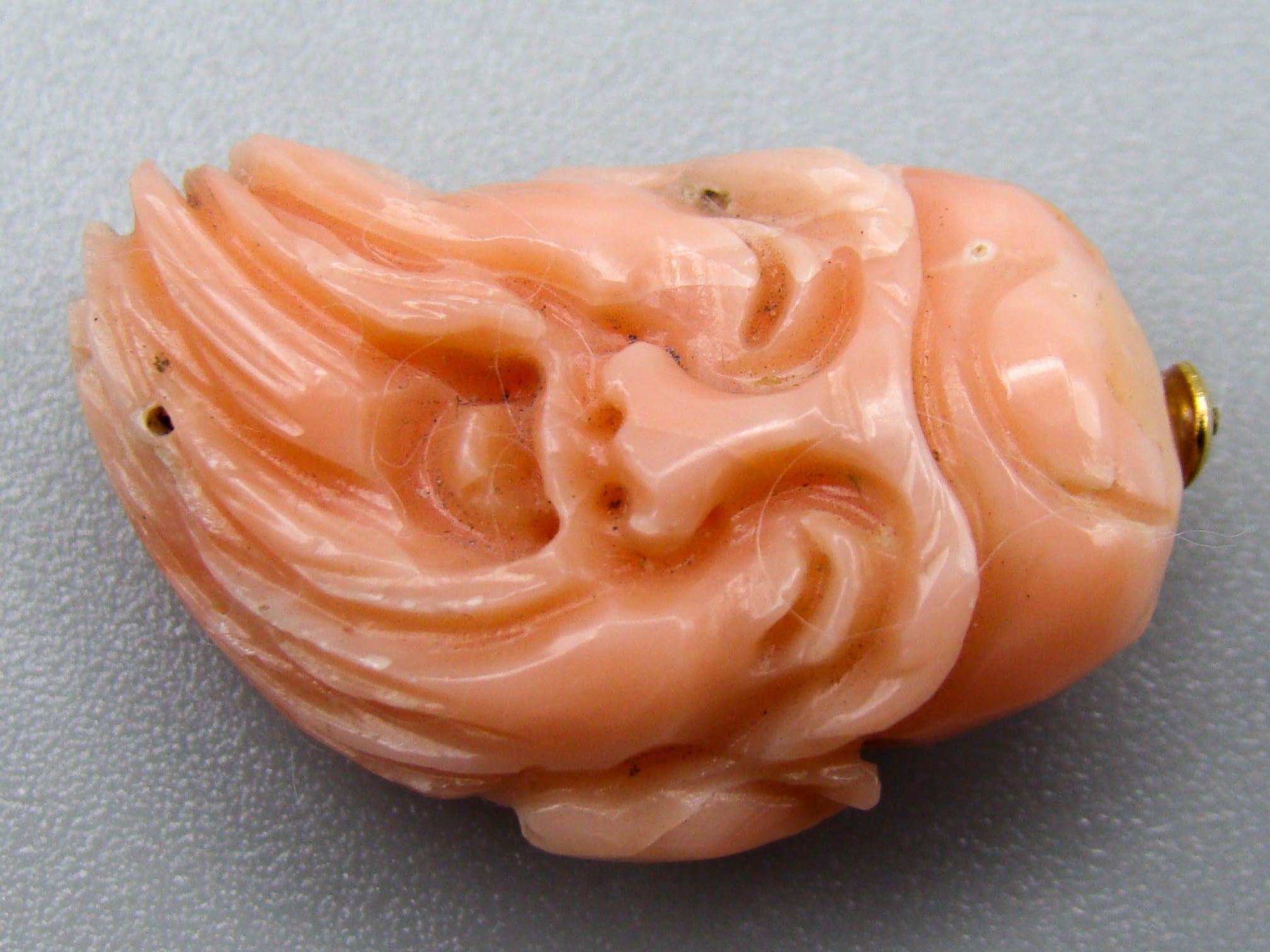 antique coral, natural coral, undyed coral, momo salmon coral, Italian coral, pacific coral, Sardinian Coral, sea coral, Mediterranean coral, Mediterranean Pendant, coral Pendant, Asien coral, Asien Pendant, handcarved coral, momo salmon coral Pendant