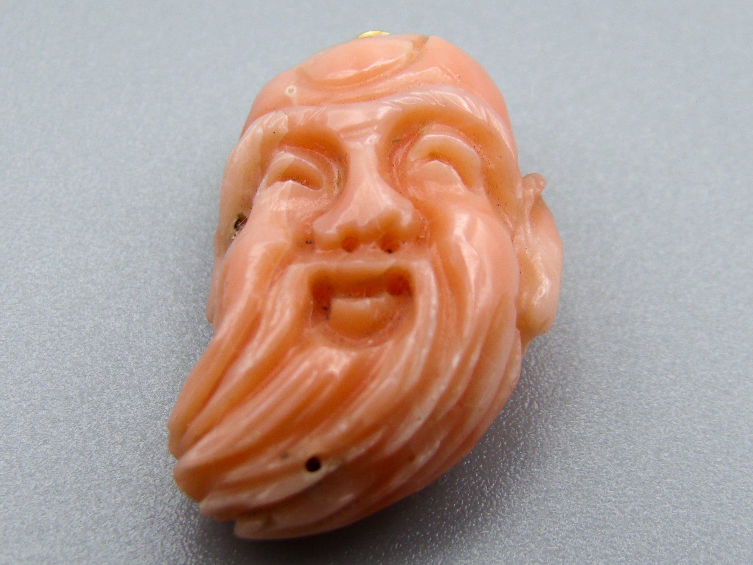 antique coral, natural coral, undyed coral, momo salmon coral, Italian coral, pacific coral, Sardinian Coral, sea coral, Mediterranean coral, Mediterranean Pendant, coral Pendant, Asien coral, Asien Pendant, handcarved coral, momo salmon coral Pendant