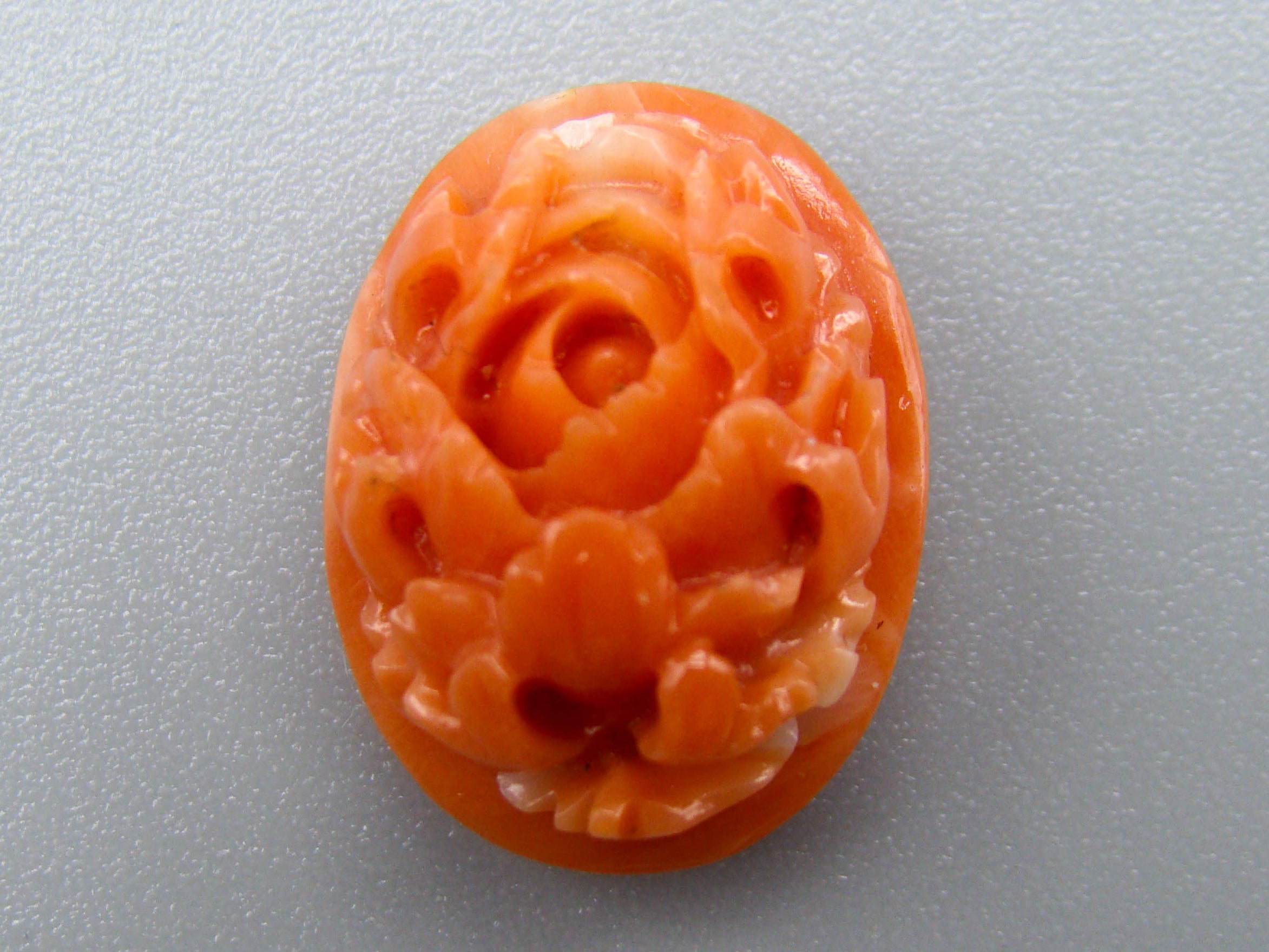 antique coral, natural coral, undyed coral, dark momo orange coral, Italian coral, pacific coral, Sardinian Coral, sea coral, Mediterranean coral, Mediterranean Cameo, Mediterranean orange, Asien coral, Asien Cameo, handcarved coral, momo coral Cameo