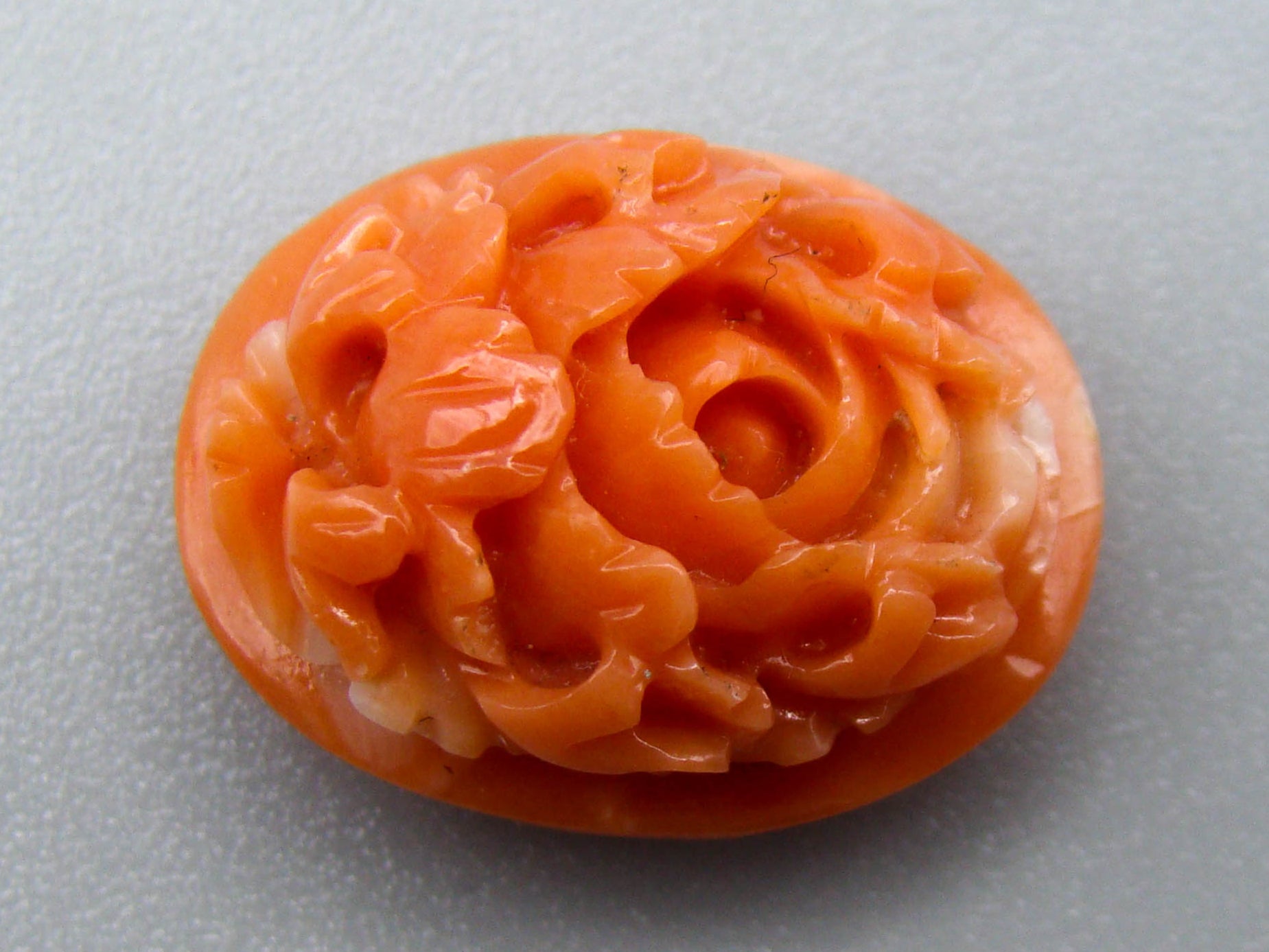 antique coral, natural coral, undyed coral, dark momo orange coral, Italian coral, pacific coral, Sardinian Coral, sea coral, Mediterranean coral, Mediterranean Cameo, Mediterranean orange, Asien coral, Asien Cameo, handcarved coral, momo coral Cameo