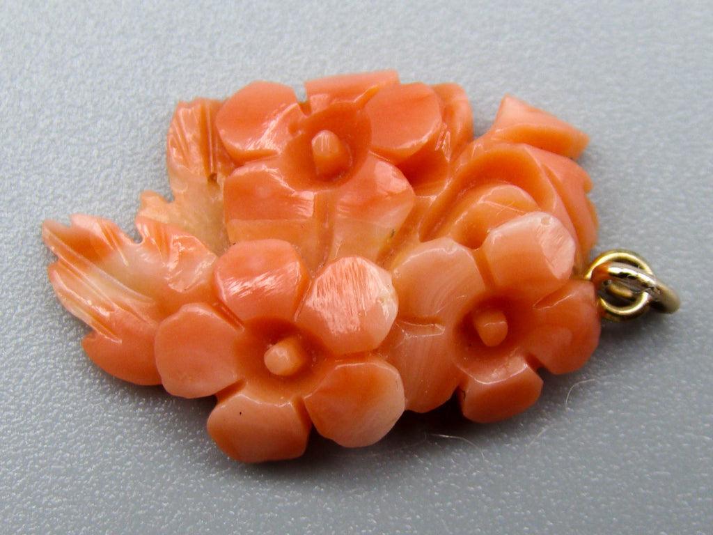 antique coral, natural coral, undyed coral, momo salmon coral, Italian coral, pacific coral, Sardinian Coral, sea coral, Mediterranean coral, Mediterranean Pendant, coral Pendant, Asien coral, Asien Pendant, handcarved coral, momo salmon coral Pendant