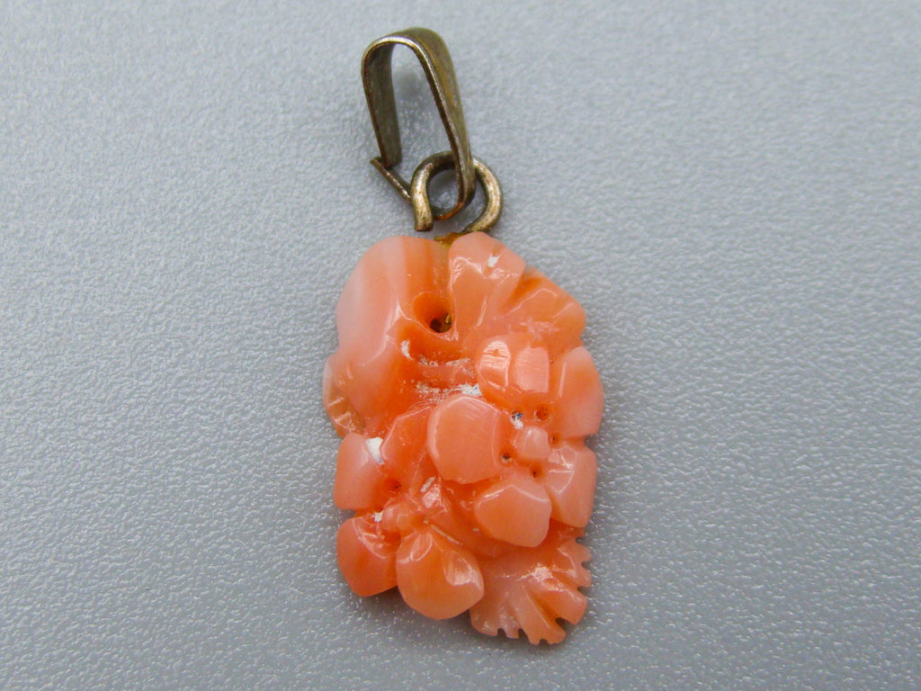 antique coral, natural coral, undyed coral, Salmon coral, Italian coral, pacific coral, Sardinian Coral, sea coral, Mediterranean coral, Mediterranean pendant, Mediterranean salmon, coral pendant, Asien coral, Asien pendant, handcarved coral