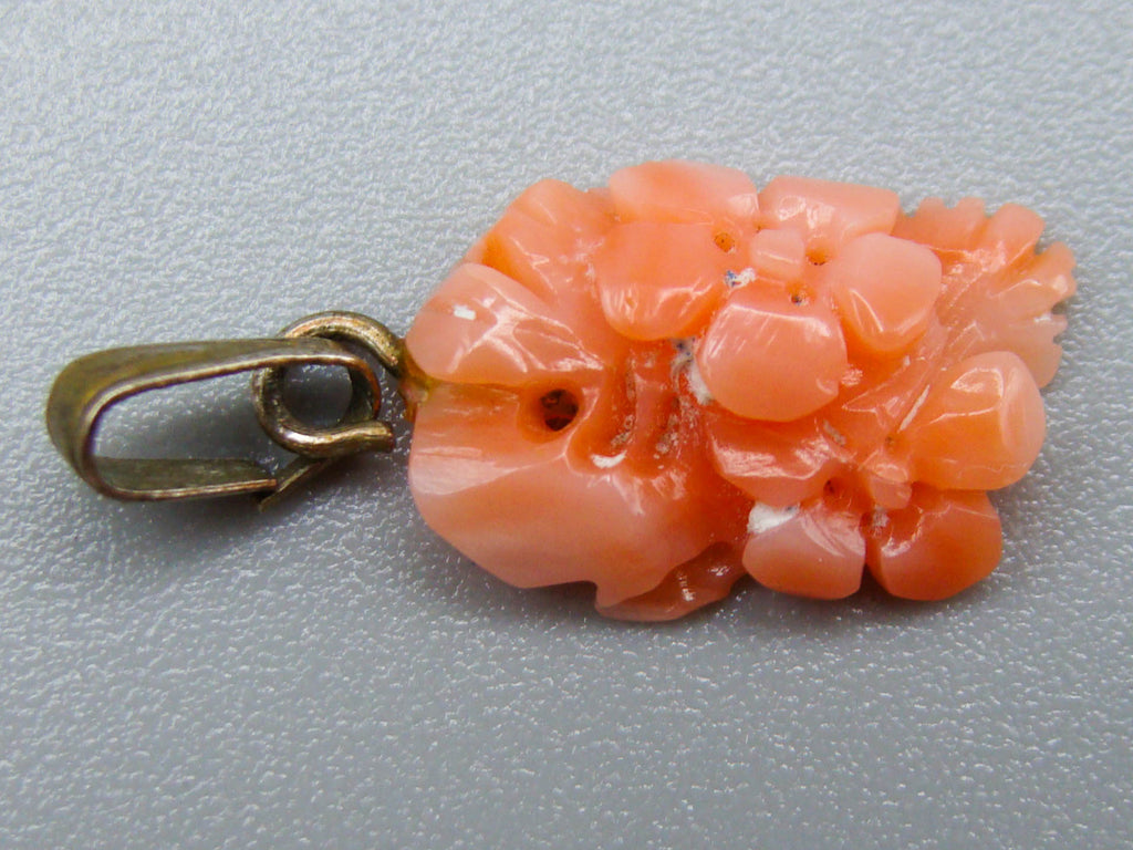 antique coral, natural coral, undyed coral, Salmon coral, Italian coral, pacific coral, Sardinian Coral, sea coral, Mediterranean coral, Mediterranean pendant, Mediterranean salmon, coral pendant, Asien coral, Asien pendant, handcarved coral
