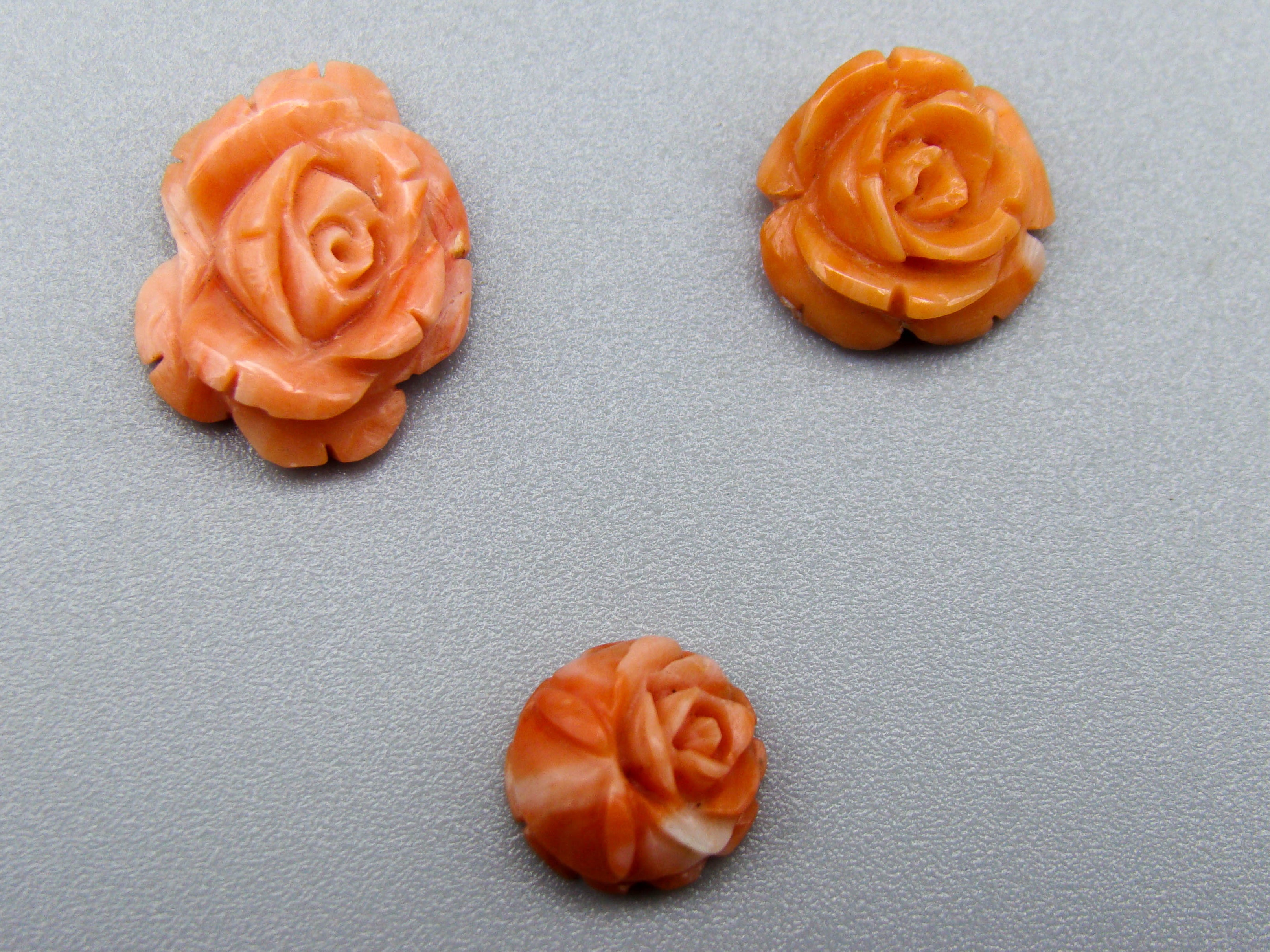 antique coral, natural coral, undyed coral, orange coral, Italian coral, pacific coral, Sardinian Coral, sea coral, Mediterranean coral, Mediterranean orange, coral pendant, coral brooch, coral ring, Asien coral, Asien cameo, handcarved coral