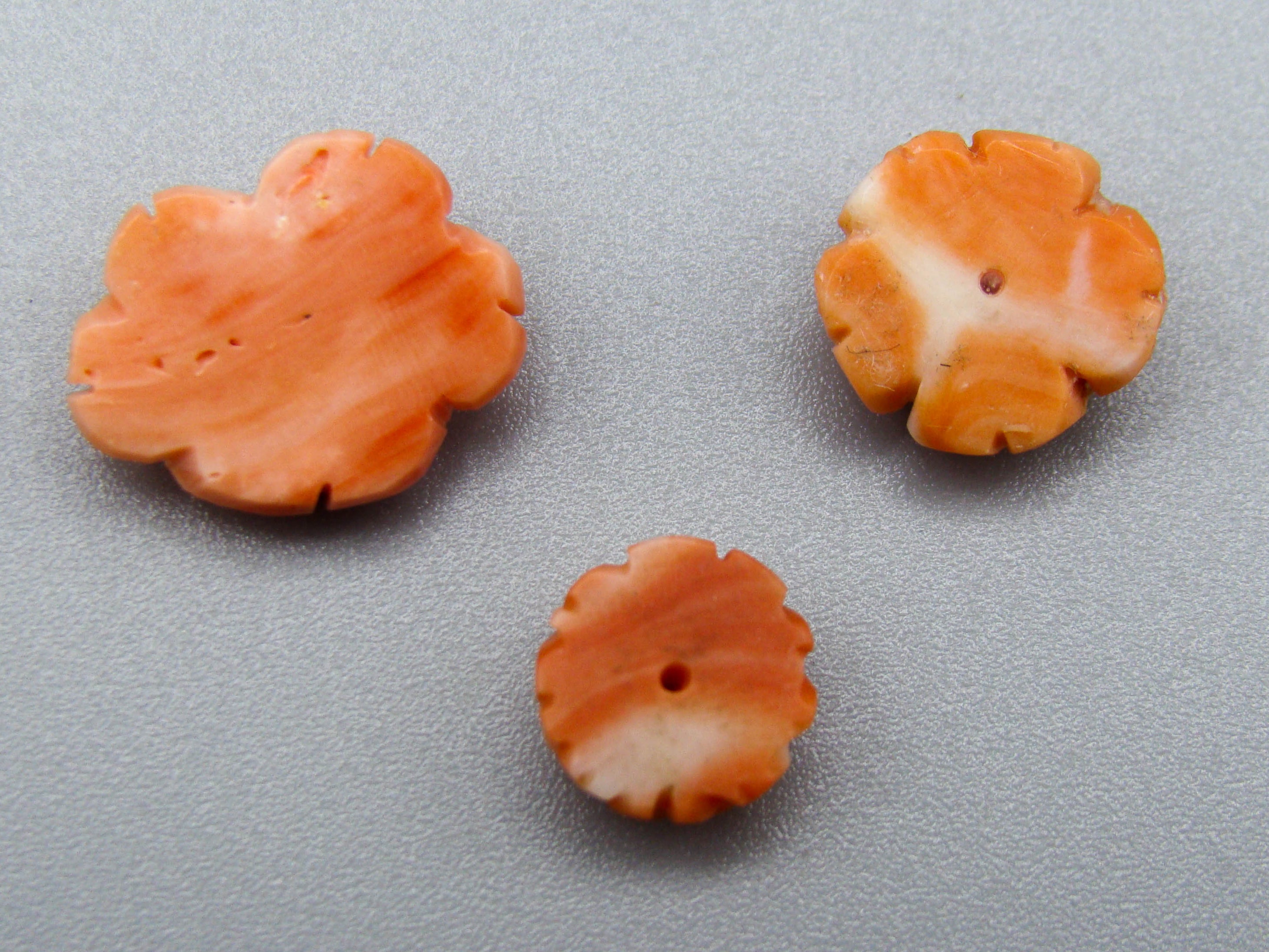 antique coral, natural coral, undyed coral, orange coral, Italian coral, pacific coral, Sardinian Coral, sea coral, Mediterranean coral, Mediterranean orange, coral pendant, coral brooch, coral ring, Asien coral, Asien cameo, handcarved coral