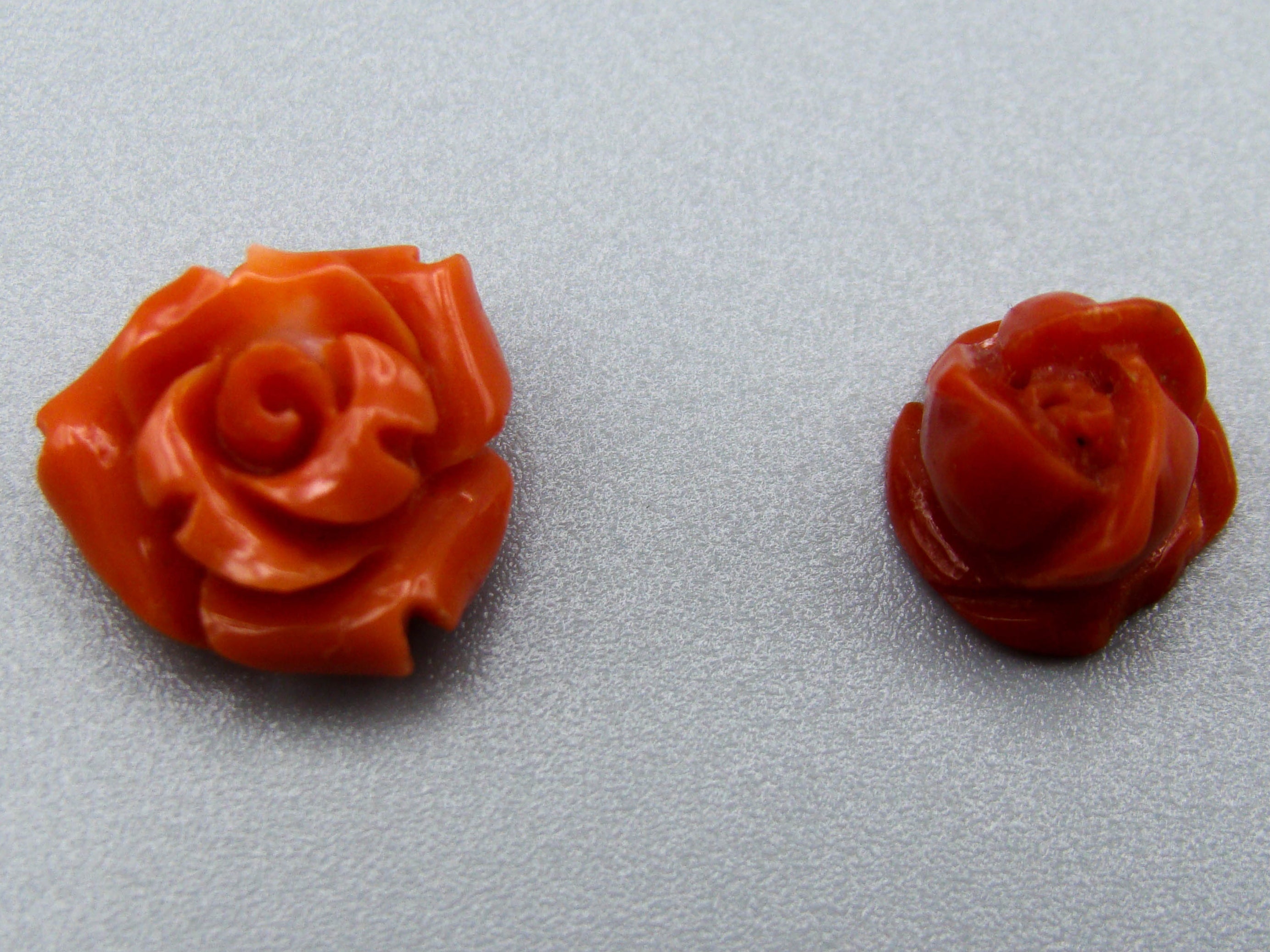 antique coral, natural coral, undyed coral, dark red coral, blood red Coral, Italian coral, pacific coral, Sardinian Coral, sea coral, Mediterranean coral, Mediterranean red Coral, Mediterranean Cameo, coral Cameo, Asien coral, Asien cameo, handcarved coral, aka red Coral