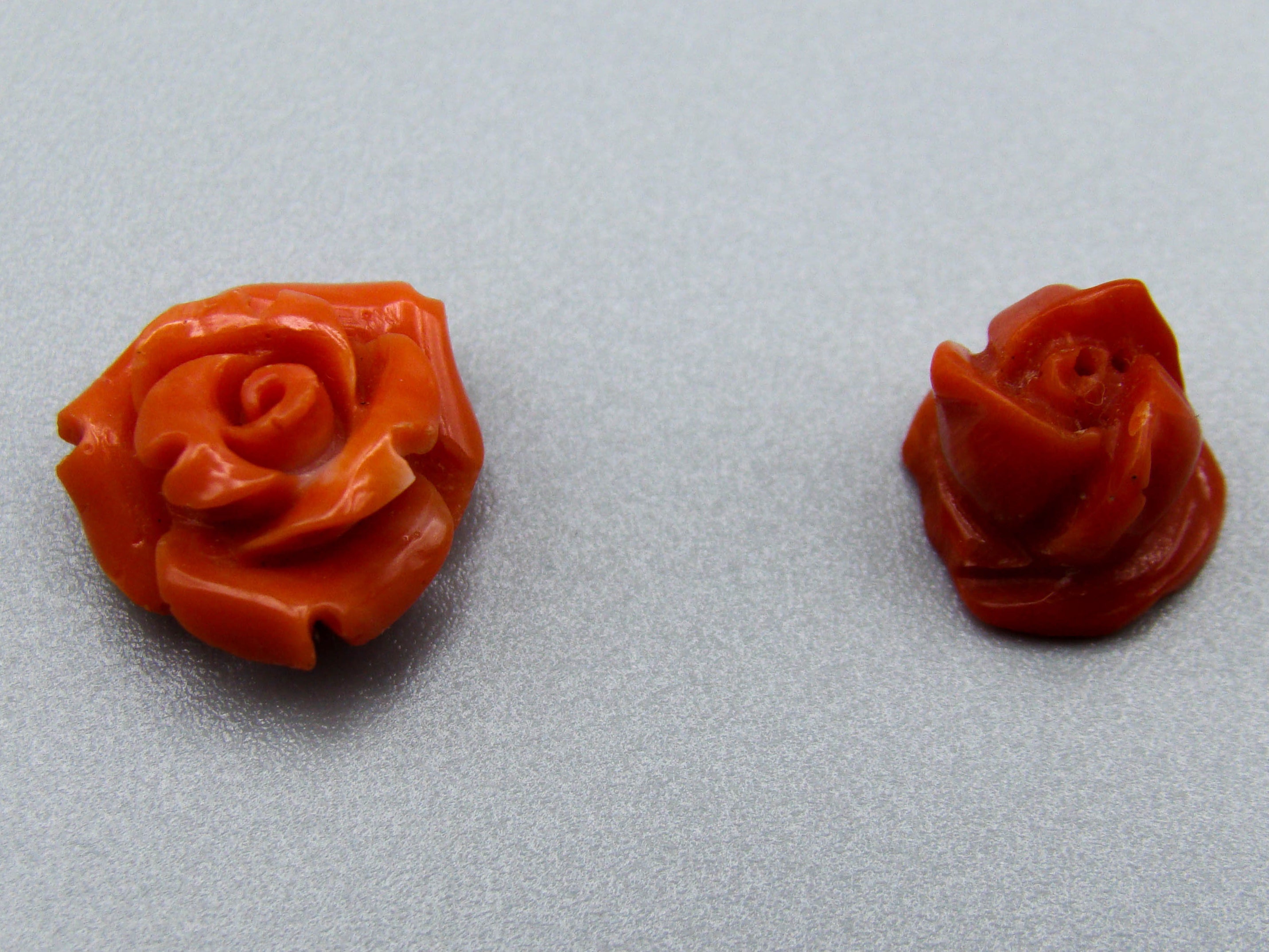 antique coral, natural coral, undyed coral, dark red coral, blood red Coral, Italian coral, pacific coral, Sardinian Coral, sea coral, Mediterranean coral, Mediterranean red Coral, Mediterranean Cameo, coral Cameo, Asien coral, Asien cameo, handcarved coral, aka red Coral