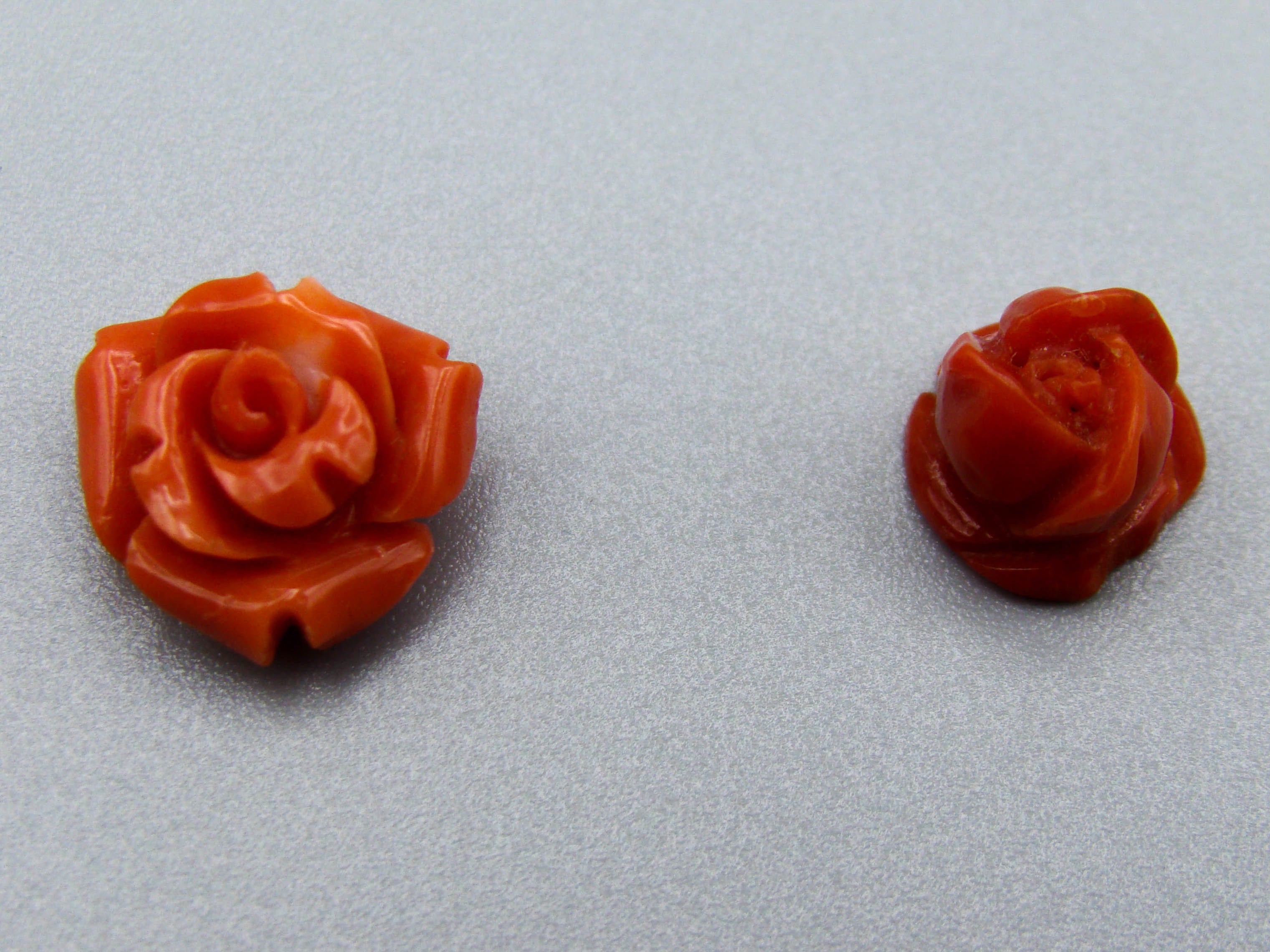 antique coral, natural coral, undyed coral, dark red coral, blood red Coral, Italian coral, pacific coral, Sardinian Coral, sea coral, Mediterranean coral, Mediterranean red Coral, Mediterranean Cameo, coral Cameo, Asien coral, Asien cameo, handcarved coral, aka red Coral