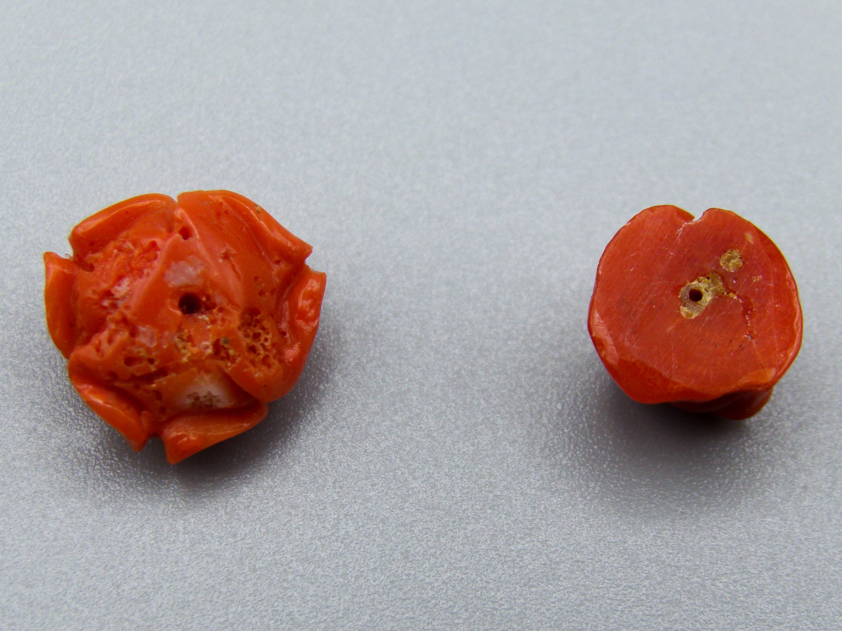 antique coral, natural coral, undyed coral, dark red coral, blood red Coral, Italian coral, pacific coral, Sardinian Coral, sea coral, Mediterranean coral, Mediterranean red Coral, Mediterranean Cameo, coral Cameo, Asien coral, Asien cameo, handcarved coral, aka red Coral