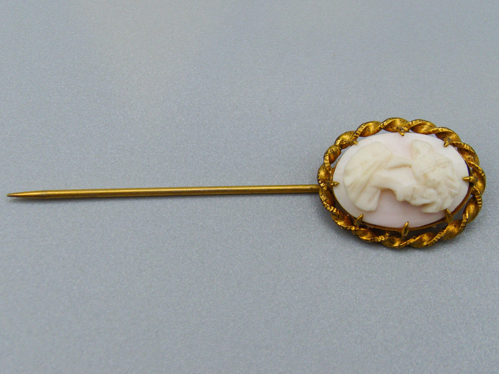 antique coral, natural coral, undyed coral, White - Angel skin coral, Italian coral, pacific coral, Sardinian Coral, sea coral, Mediterranean coral, Mediterranean Pin, Mediterranean Cameo, coral Pin, Asien coral, Asien Pin, handcarved coral, Gold 8 Karat