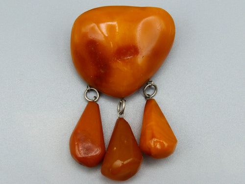 baltic amber, amber, antique, amber beads, egg Yolk, amber Brooch, Muslim prayer beads حبيت الدورة ,العنبر الهندى