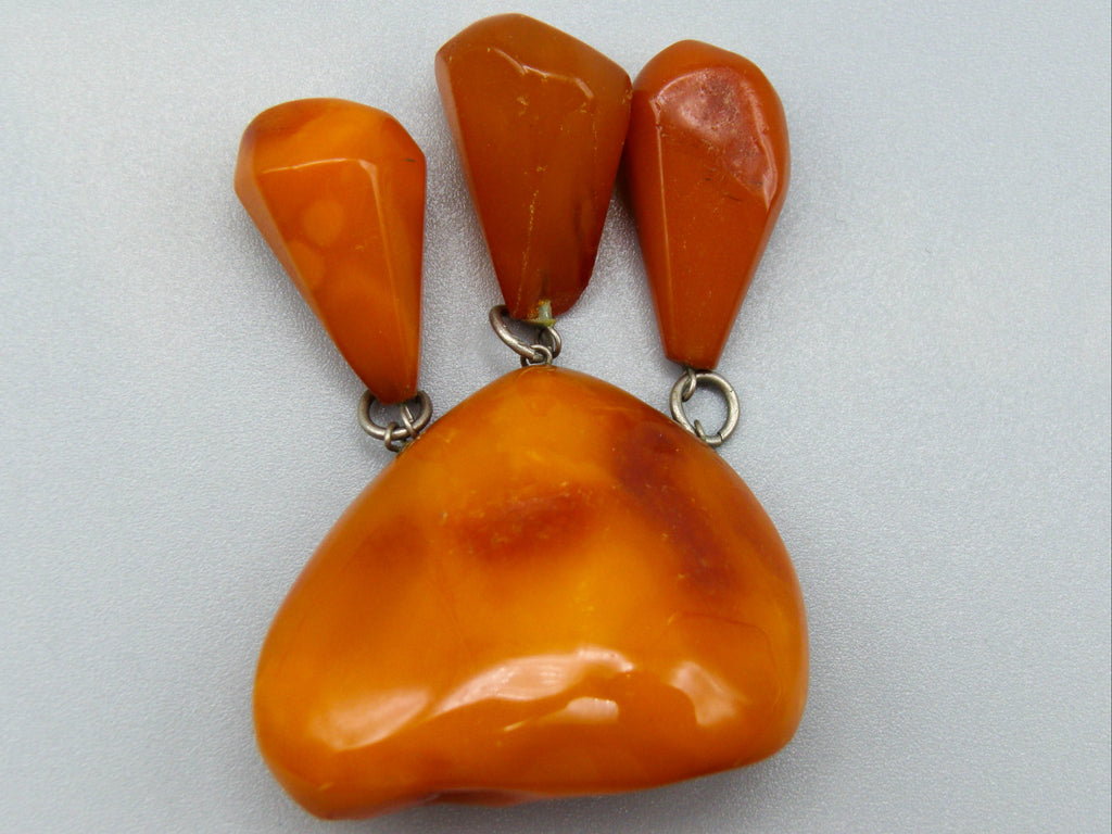 baltic amber, amber, antique, amber beads, egg Yolk, amber Brooch, Muslim prayer beads حبيت الدورة ,العنبر الهندى