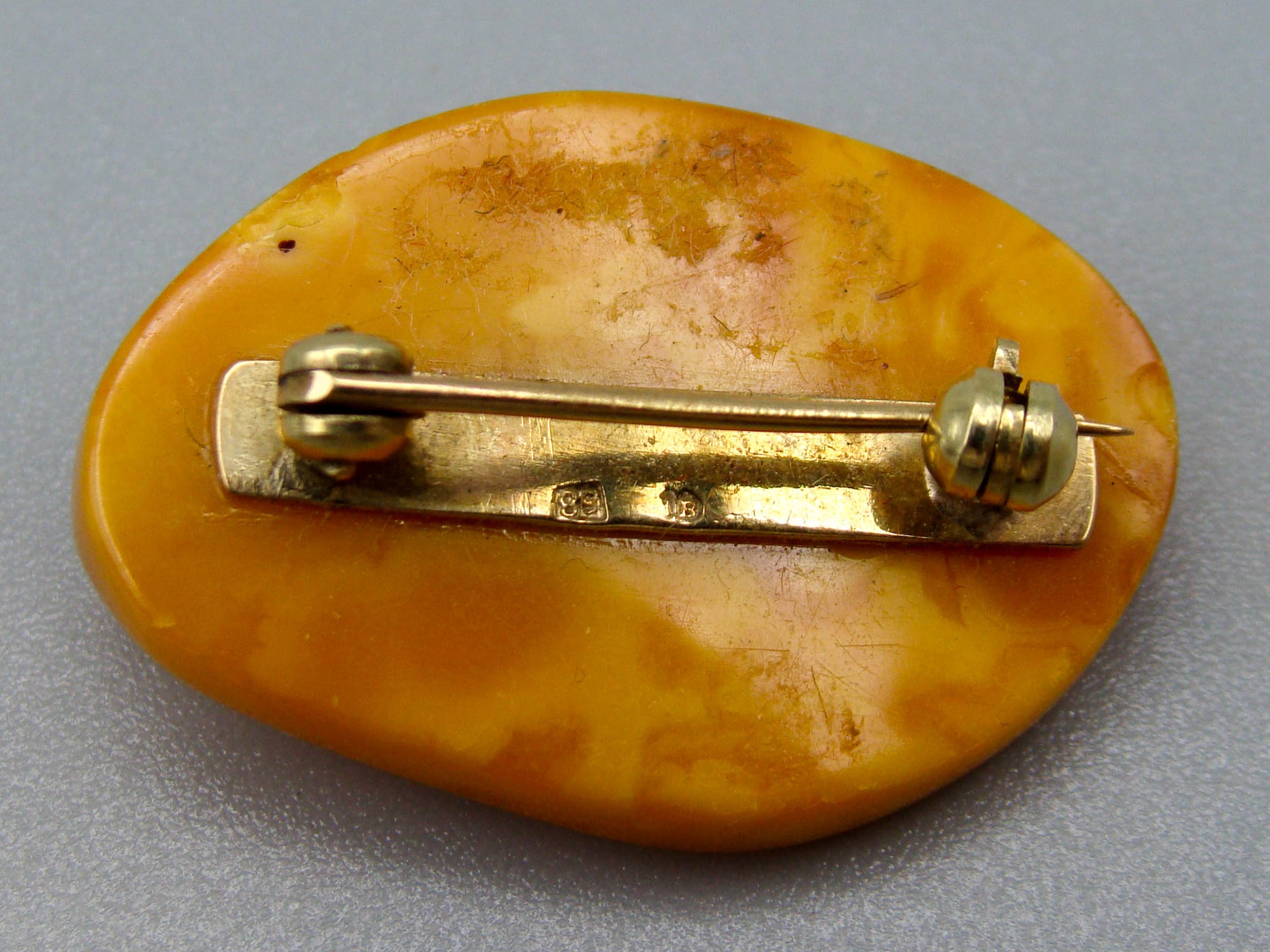 baltic amber, amber, antique, amber beads, egg Yolk, amber Brooch, Muslim prayer beads حبيت الدورة ,العنبر الهندى, Gold 14 Karat