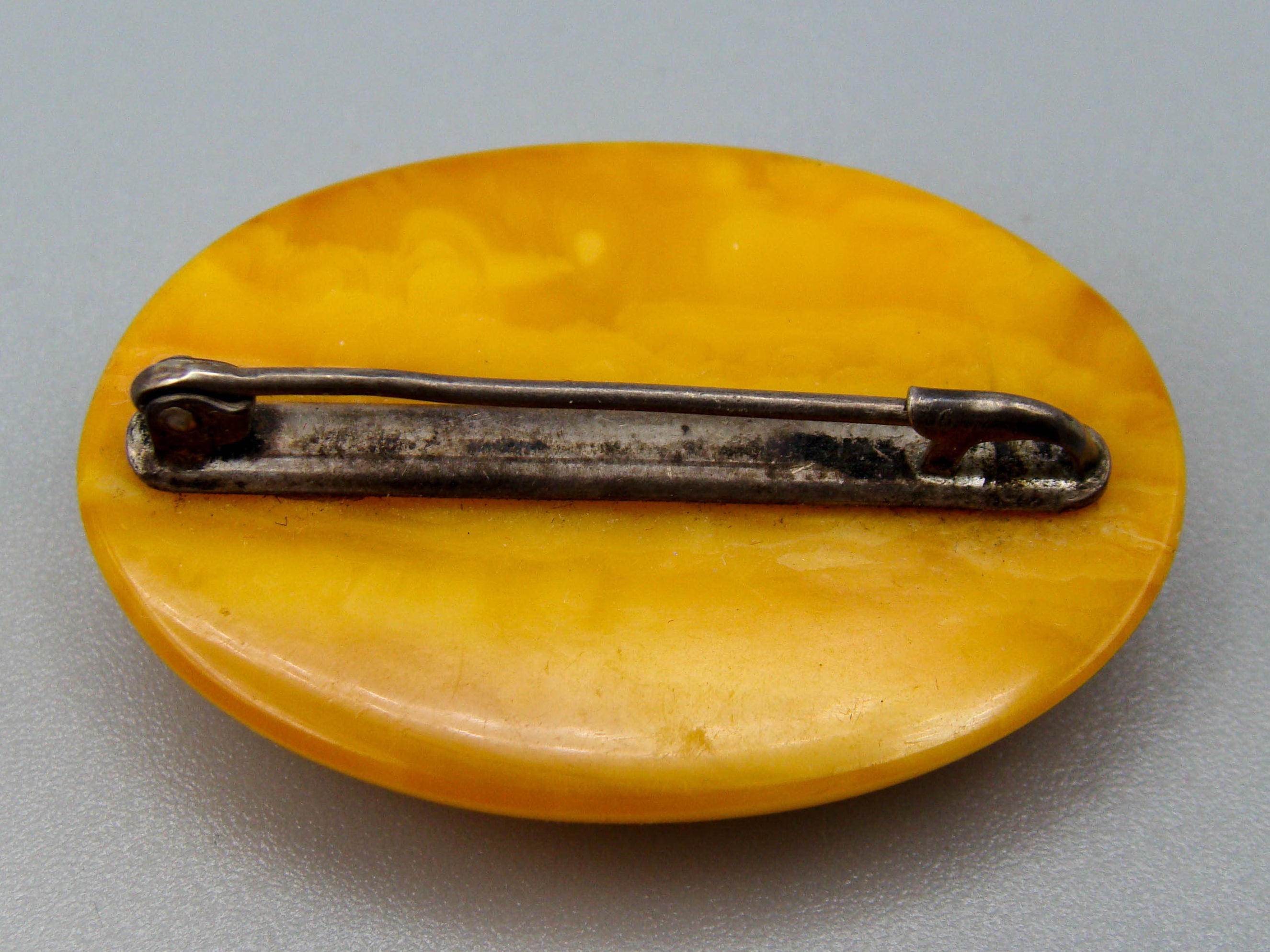 baltic amber, amber, antique, amber beads, egg Yolk, amber Brooch, Muslim prayer beads حبيت الدورة ,العنبر الهندى