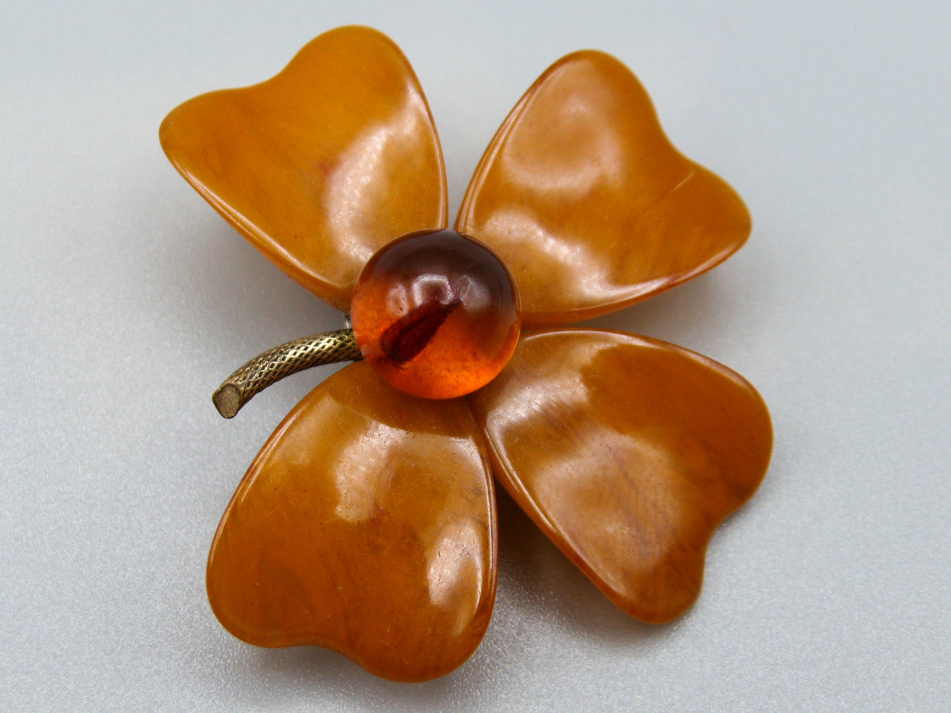 baltic amber, amber, antique, amber beads, egg Yolk, amber Brooch, Muslim prayer beads حبيت الدورة ,العنبر الهندى