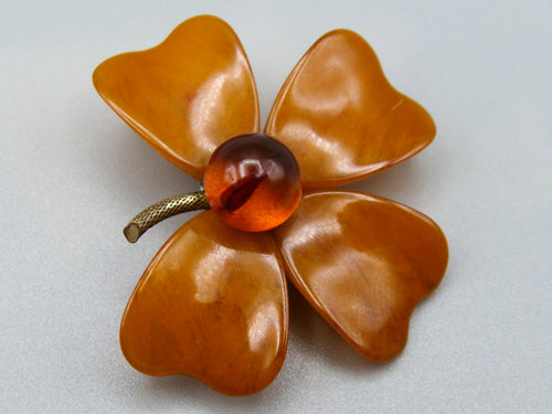 baltic amber, amber, antique, amber beads, egg Yolk, amber Brooch, Muslim prayer beads حبيت الدورة ,العنبر الهندى