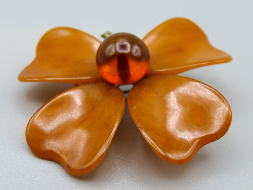 baltic amber, amber, antique, amber beads, egg Yolk, amber Brooch, Muslim prayer beads حبيت الدورة ,العنبر الهندى