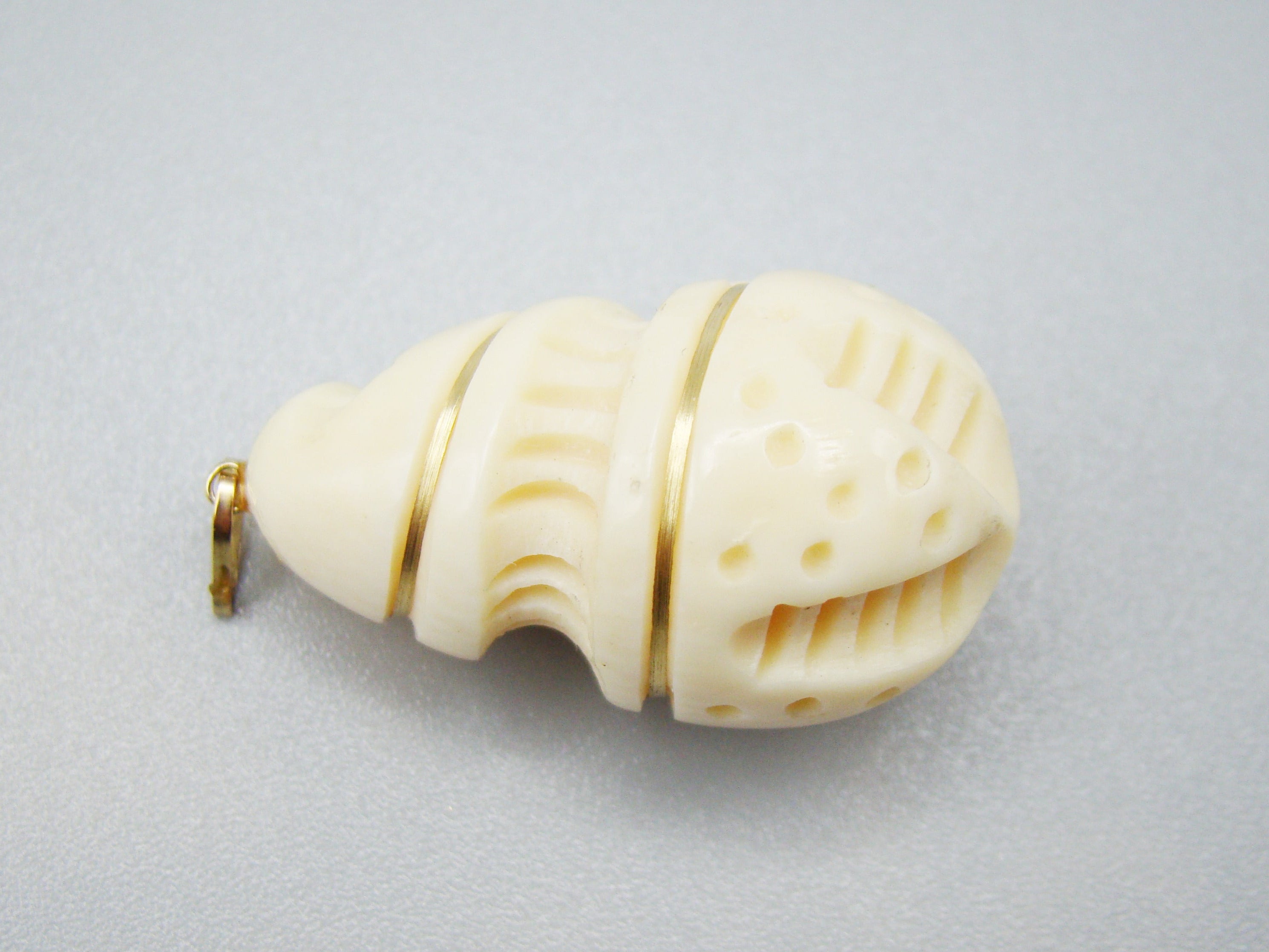 Antique Ivory, Natural Ivory, Mediterranean Ivory, handcarved Ivory, Asien Ivory, Elephant Ivory, Ivory Chain, Ivory Pendant, Gold 18K