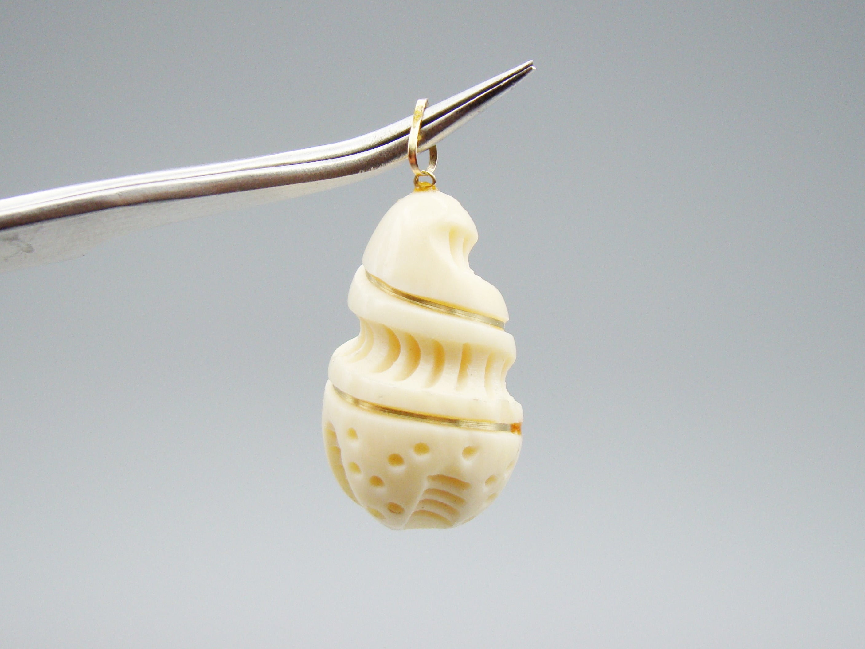 Antique Ivory, Natural Ivory, Mediterranean Ivory, handcarved Ivory, Asien Ivory, Elephant Ivory, Ivory Chain, Ivory Pendant, Gold 18K