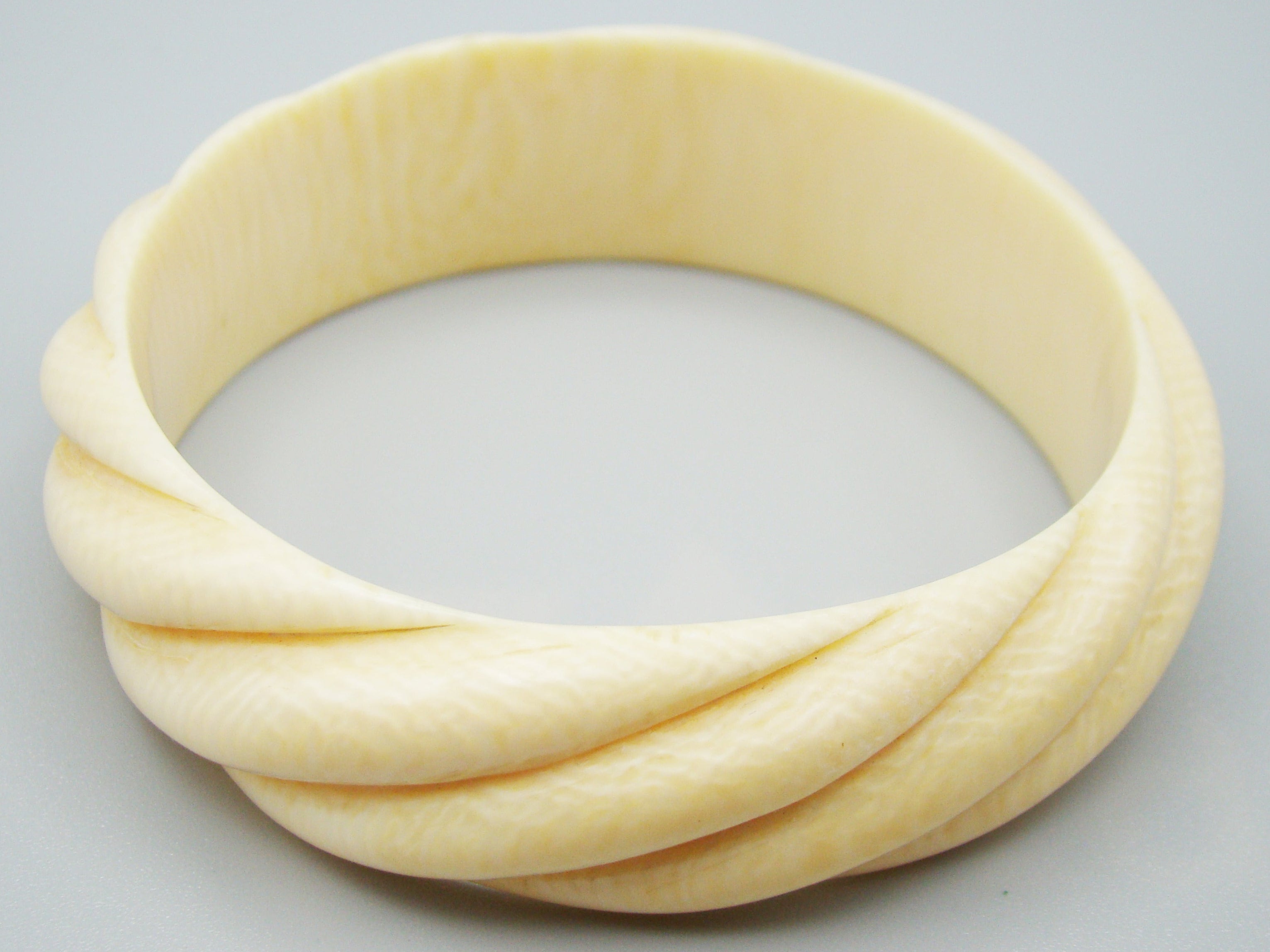 Antique Ivory, Natural Ivory, Ivory Bracelet, Mediterranean Ivory, handcarved Ivory, Asien Ivory, Elephant Ivory