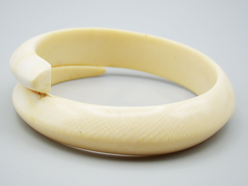 Antique Ivory, Natural Ivory, Ivory Bracelet, Mediterranean Ivory, handcarved Ivory, Asien Ivory, Elephant Ivory