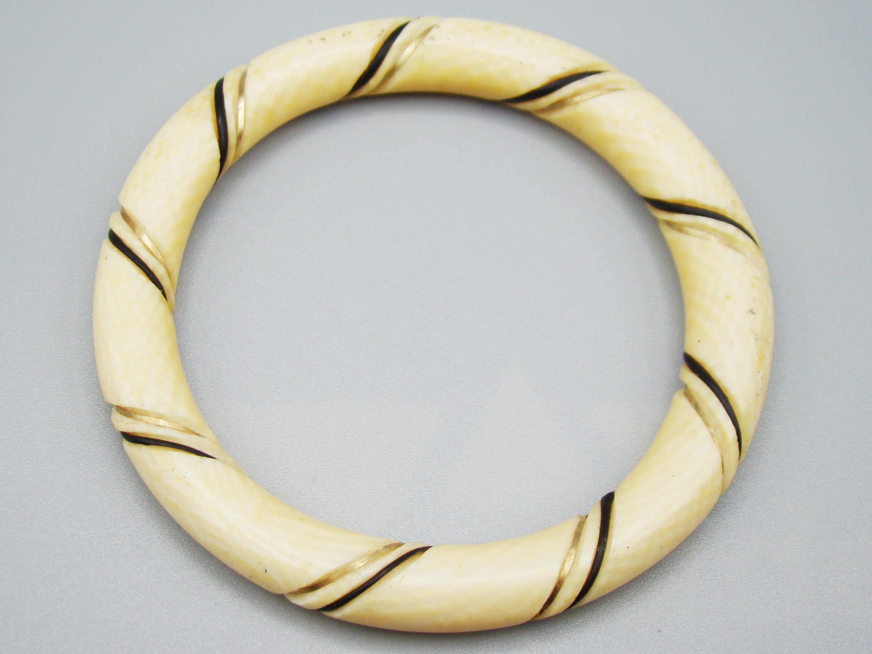 Antique Ivory, Natural Ivory, Ivory Bracelet, Mediterranean Ivory, handcarved Ivory, Asien Ivory, Elephant Ivory