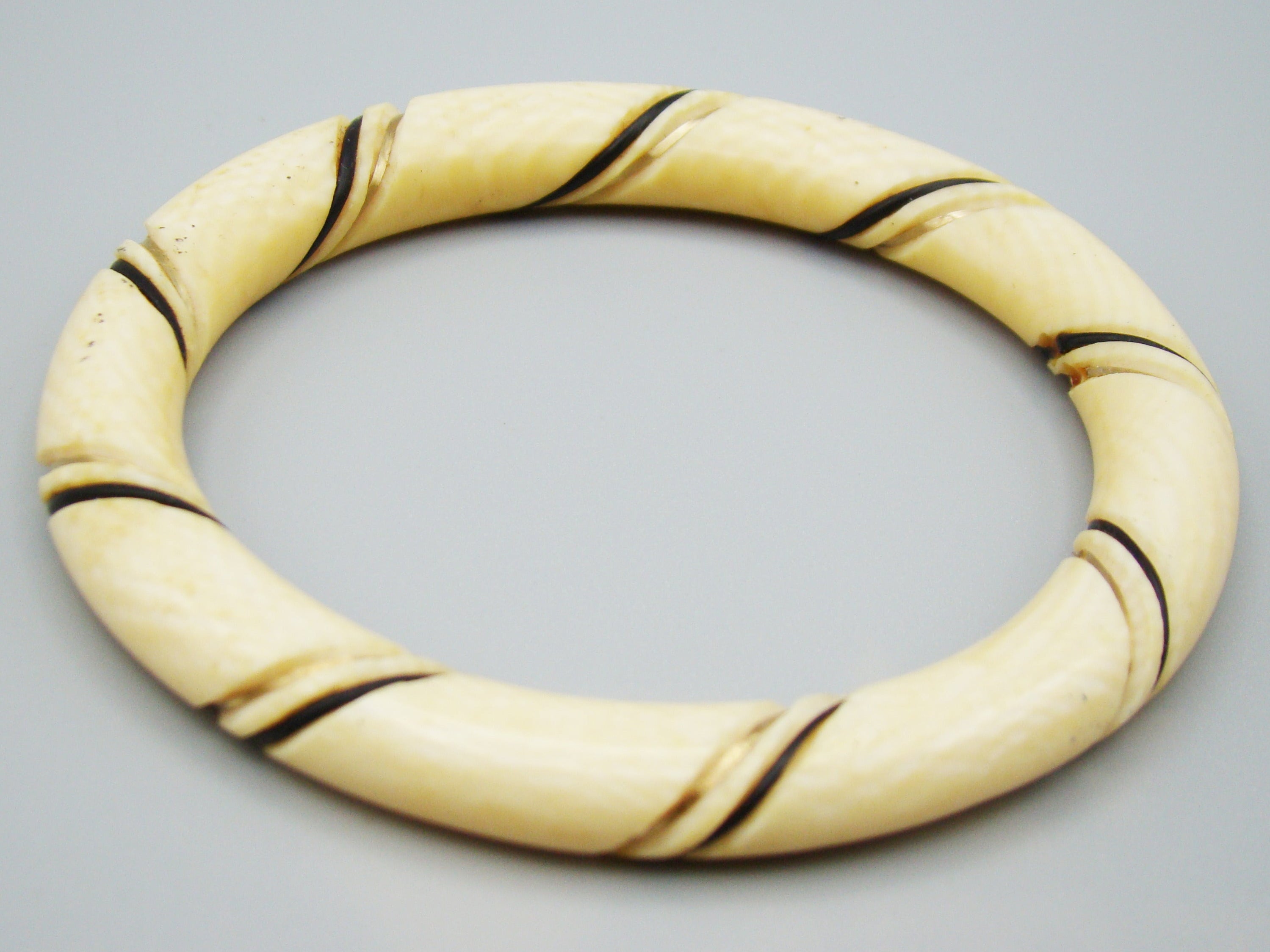 Antique Ivory, Natural Ivory, Ivory Bracelet, Mediterranean Ivory, handcarved Ivory, Asien Ivory, Elephant Ivory