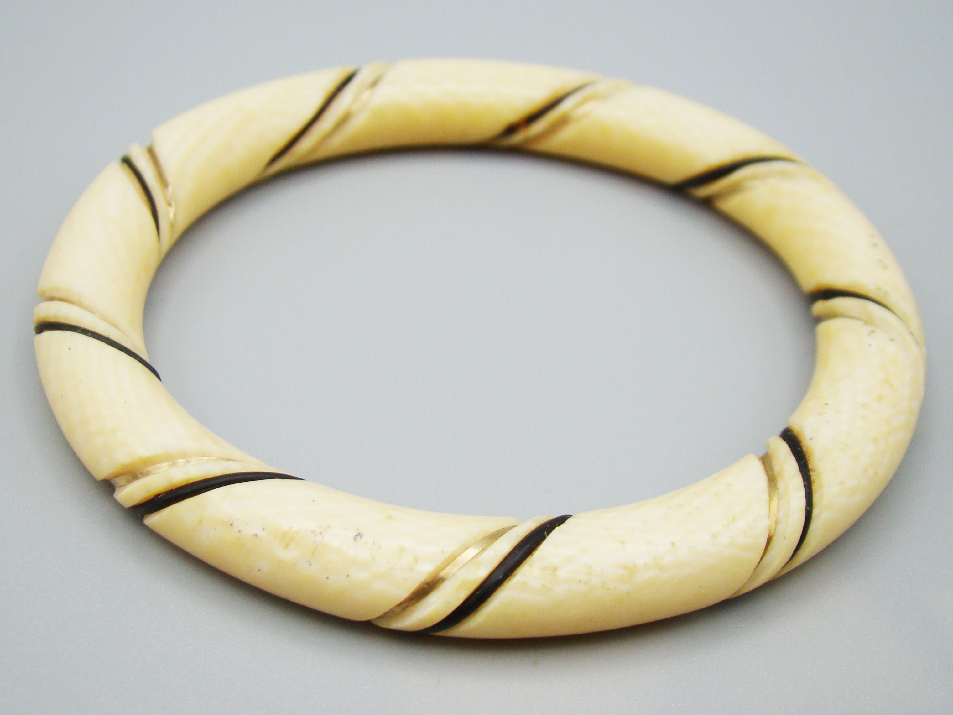 Antique Ivory, Natural Ivory, Ivory Bracelet, Mediterranean Ivory, handcarved Ivory, Asien Ivory, Elephant Ivory
