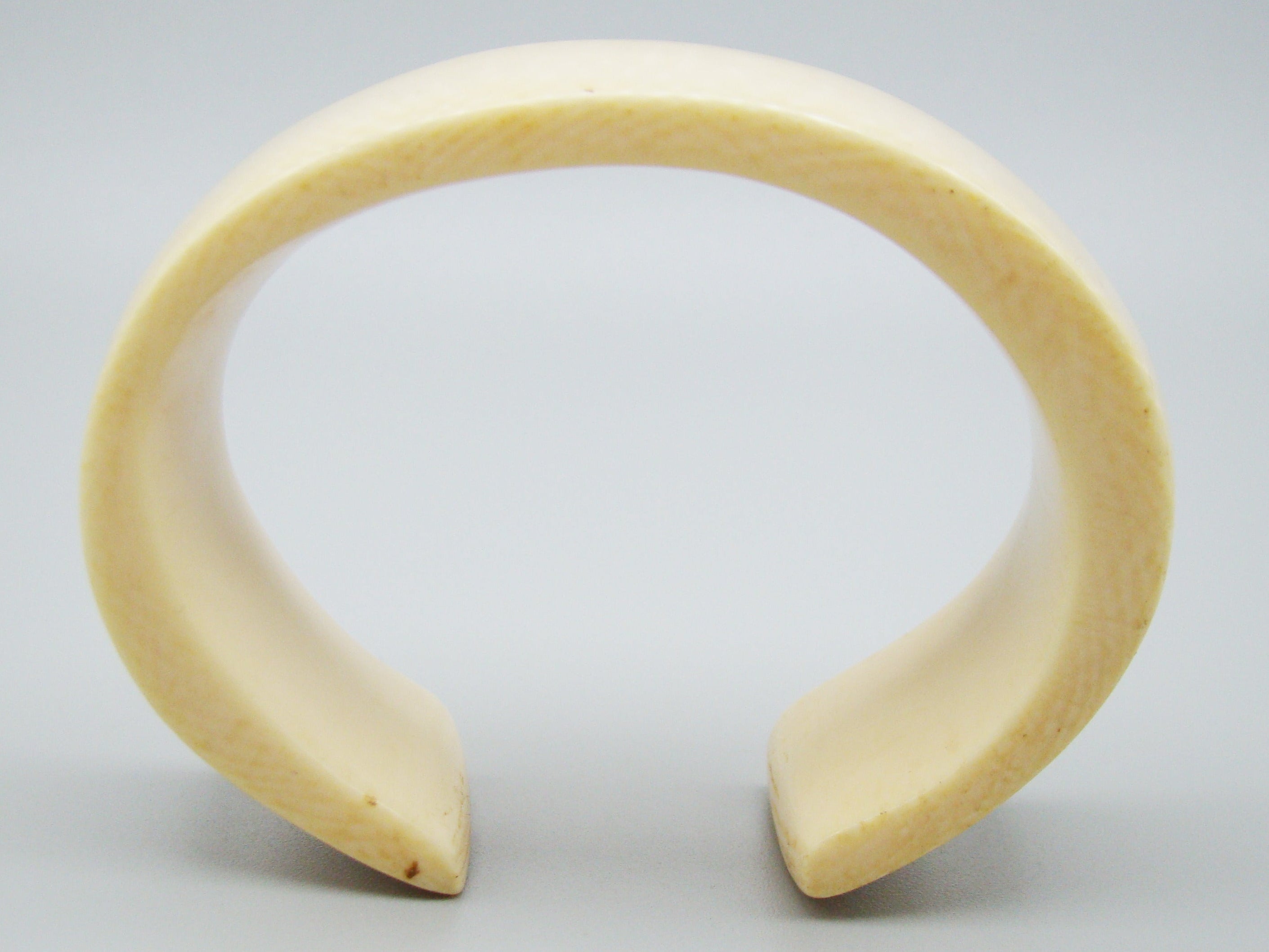 Antique Ivory, Natural Ivory, Ivory Bracelet, Mediterranean Ivory, handcarved Ivory, Asien Ivory, Elephant Ivory