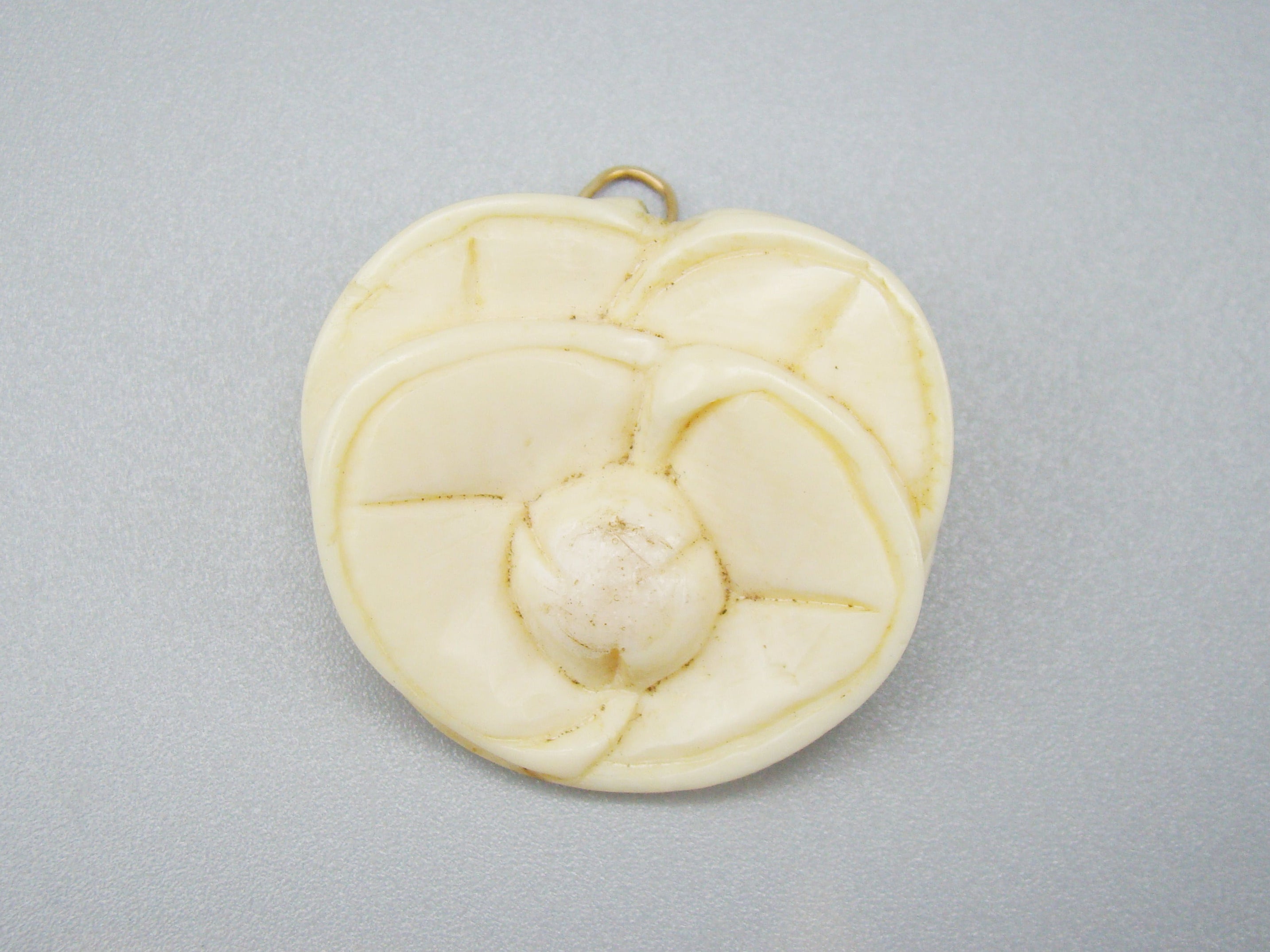 Antique Ivory, Natural Ivory, Mediterranean Ivory, handcarved Ivory, Asien Ivory, Elephant Ivory, Ivory Chain, Ivory Pendant, Gold 18K