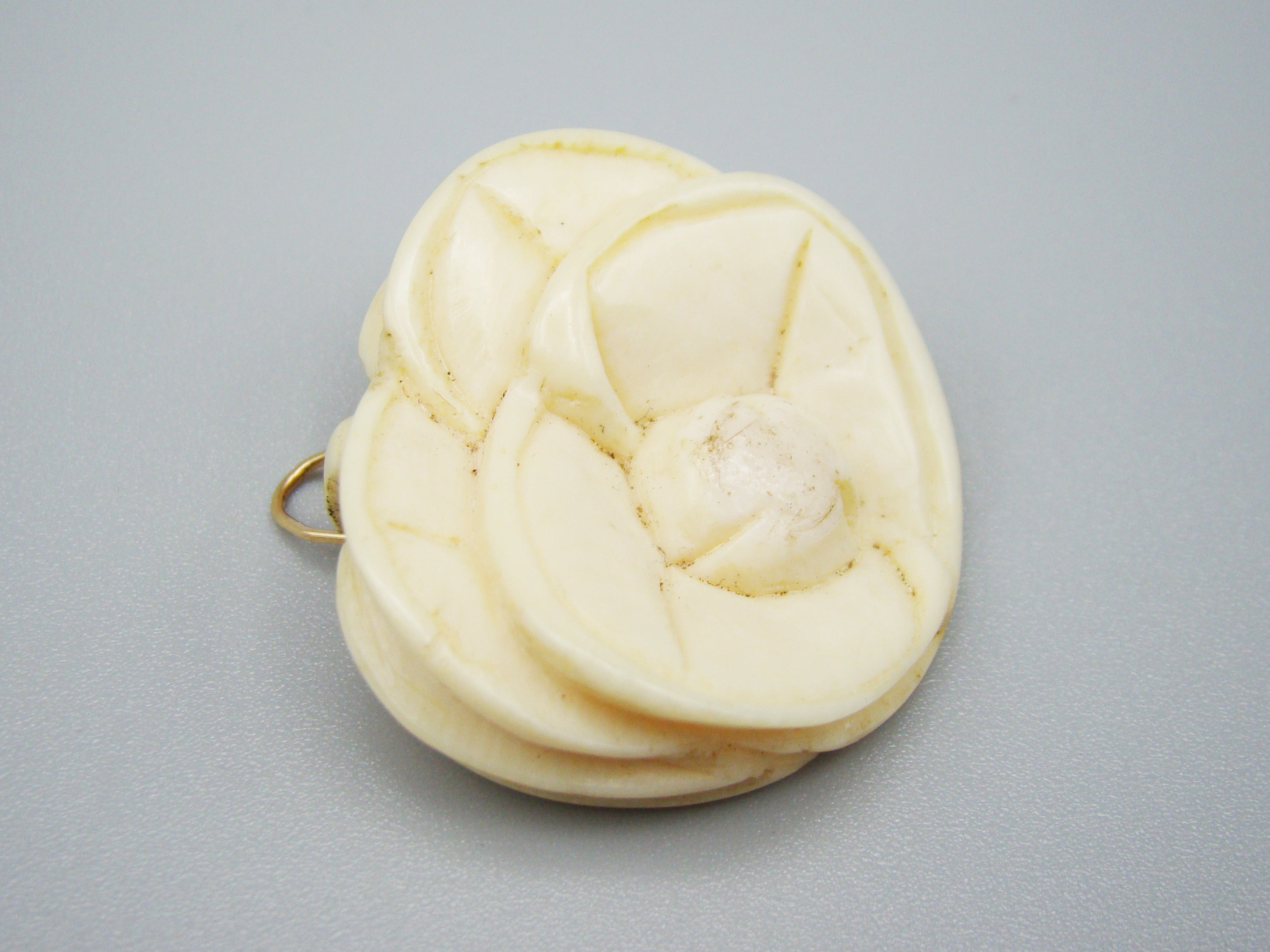 Antique Ivory, Natural Ivory, Mediterranean Ivory, handcarved Ivory, Asien Ivory, Elephant Ivory, Ivory Chain, Ivory Pendant, Gold 18K