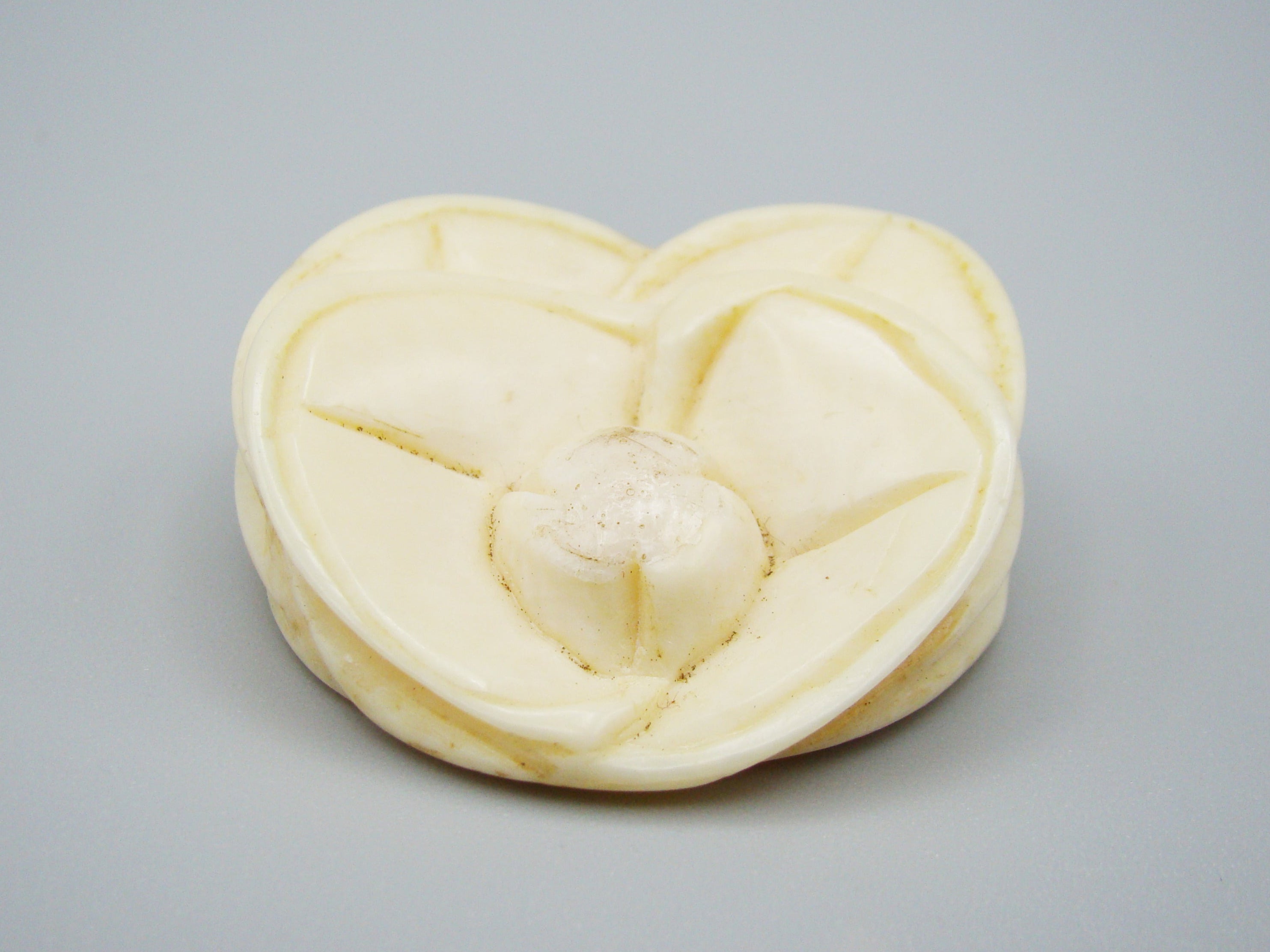 Antique Ivory, Natural Ivory, Mediterranean Ivory, handcarved Ivory, Asien Ivory, Elephant Ivory, Ivory Chain, Ivory Pendant, Gold 18K