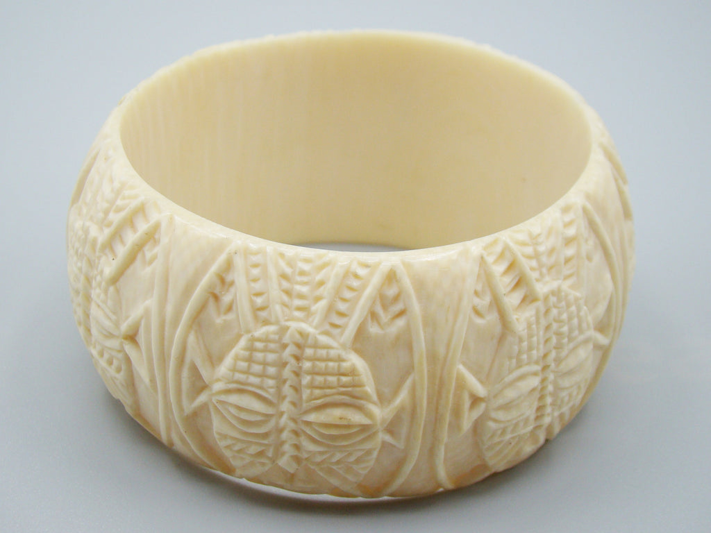 Antique Ivory, Natural Ivory, Ivory Bracelet, Mediterranean Ivory, handcarved Ivory, Asien Ivory, Elephant Ivory